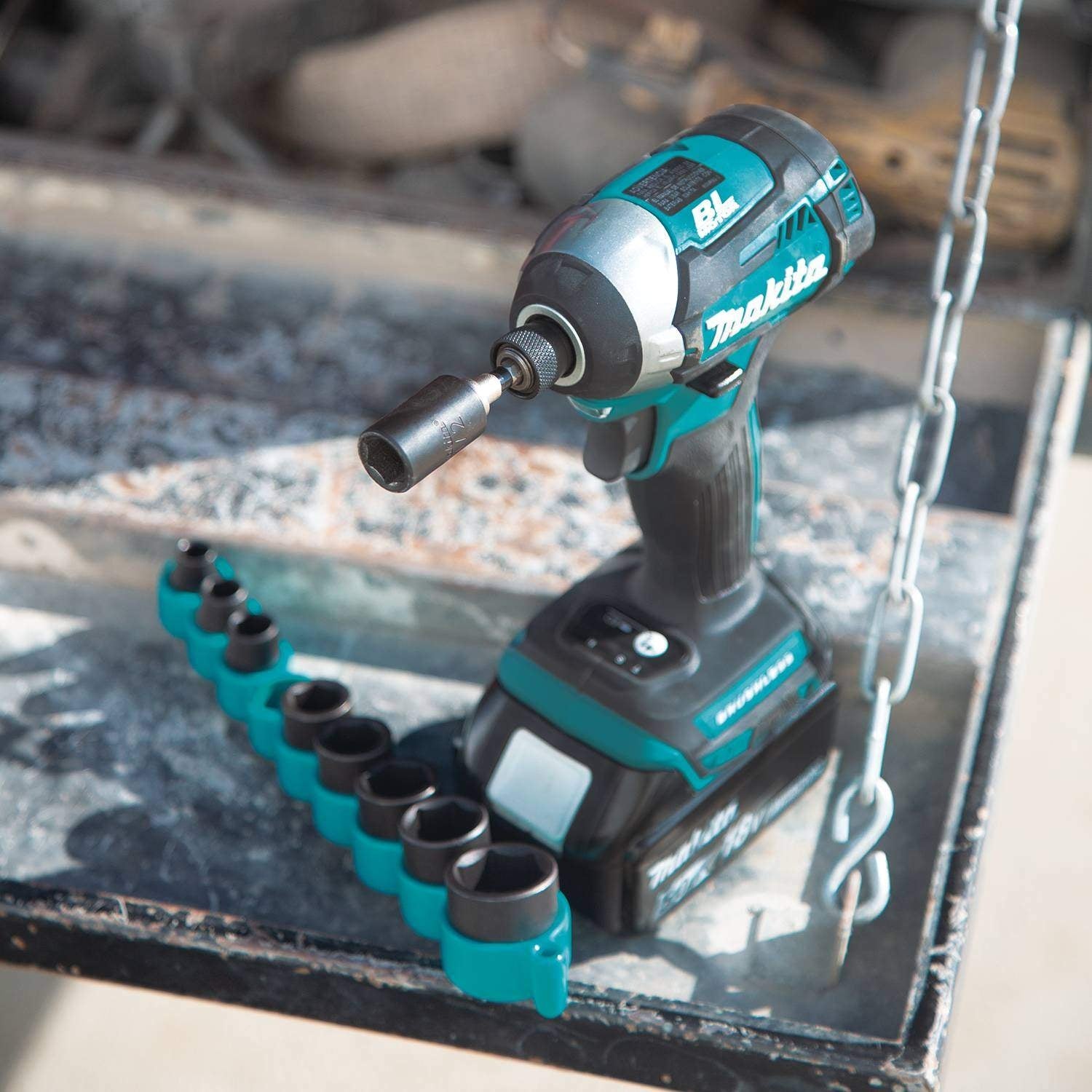 Makita E-01672 Impact XPS 10 Pc. 3/8" Drive 6-Point SAE Impact Socket Set w/ Standard Socket Adapter