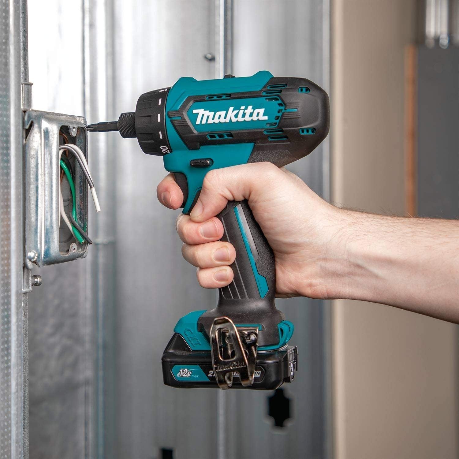 Makita FD10R1 12V max CXT Lithium-Ion Cordless 1/4" Hex Screwdriver Kit (2.0Ah)
