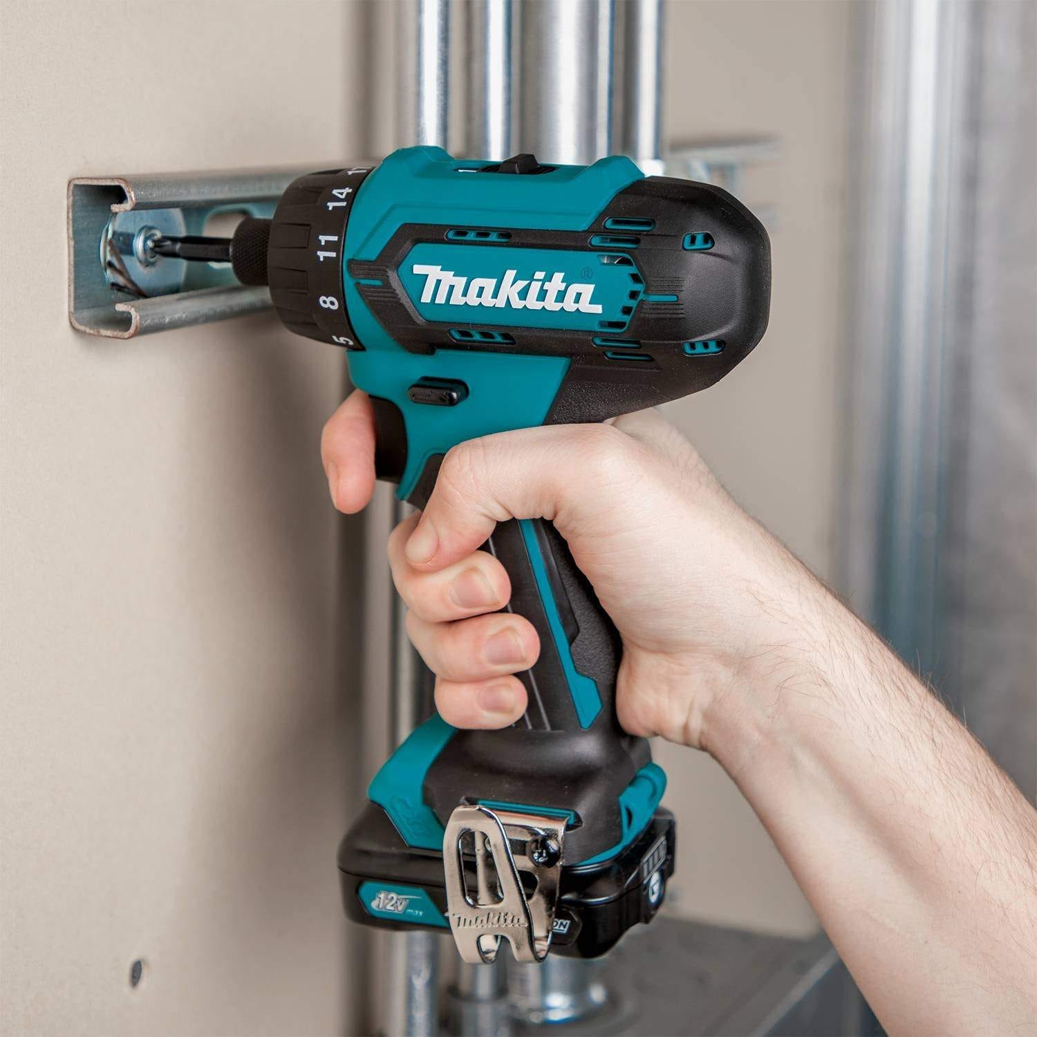 Makita FD10R1 12V max CXT Lithium-Ion Cordless 1/4" Hex Screwdriver Kit (2.0Ah)
