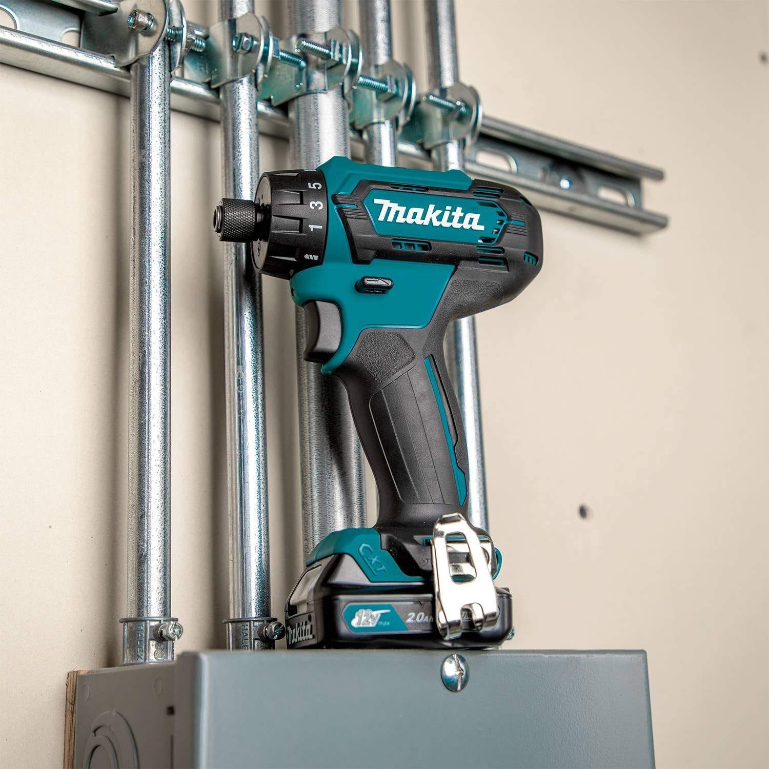 Makita FD10R1 12V max CXT Lithium-Ion Cordless 1/4" Hex Screwdriver Kit (2.0Ah)