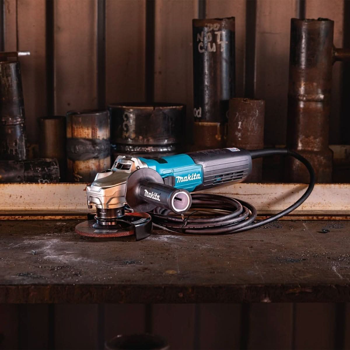 Makita GA4590 4-1/2" SJSII High-Power Angle Grinder