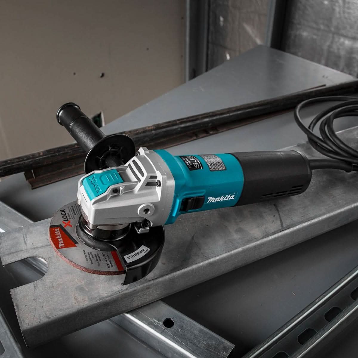 Makita GA5080 5" X-LOCK High-Power Angle Grinder, with SJS