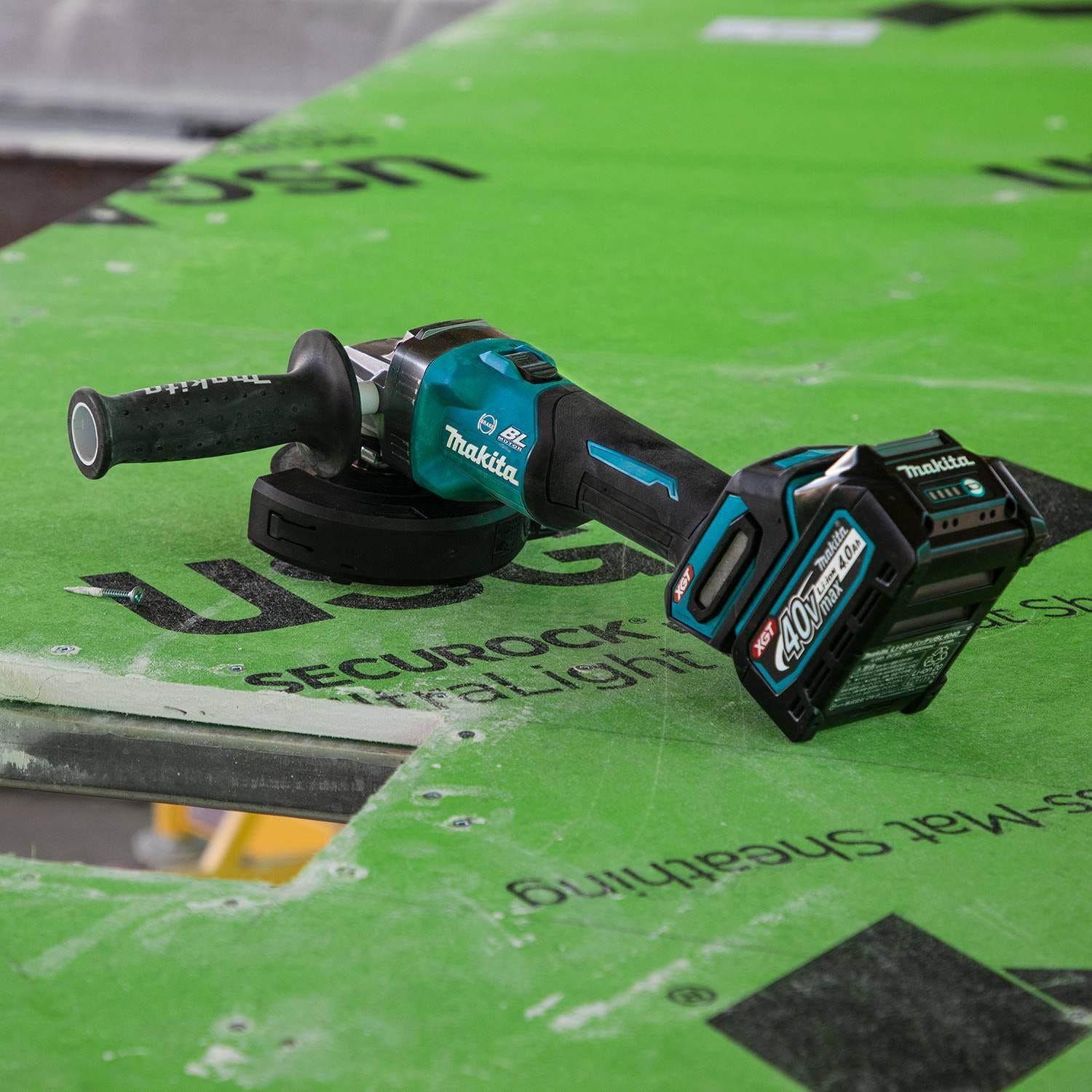 Makita GAG01M1 40V max XGT Brushless Cordless 4-1/2" / 5" Angle Grinder Kit, with Electric Brake (4.0Ah)