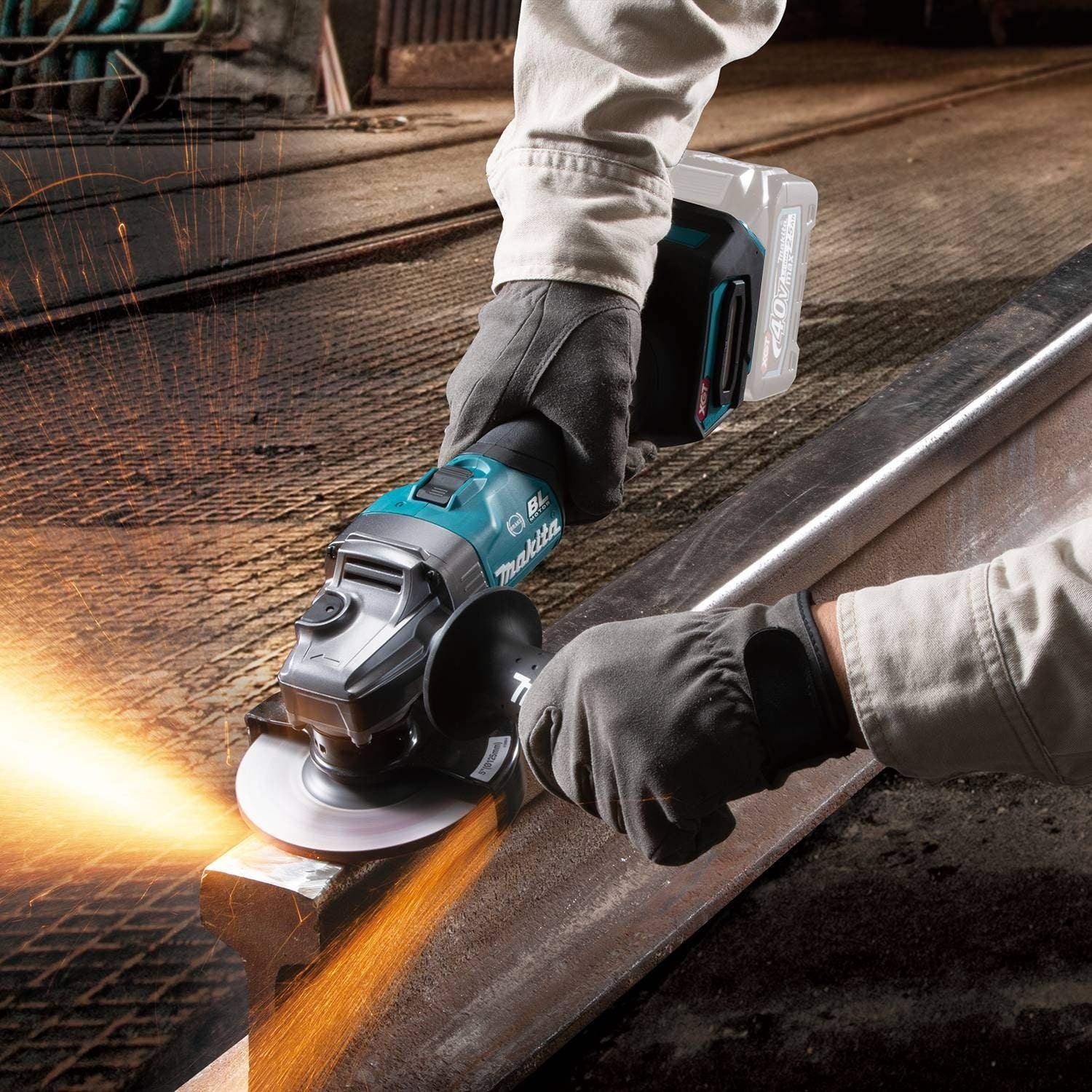 Makita GAG01Z 40V max XGT Brushless Cordless 4-1/2" / 5" Angle Grinder, with Electric Brake, Tool Only