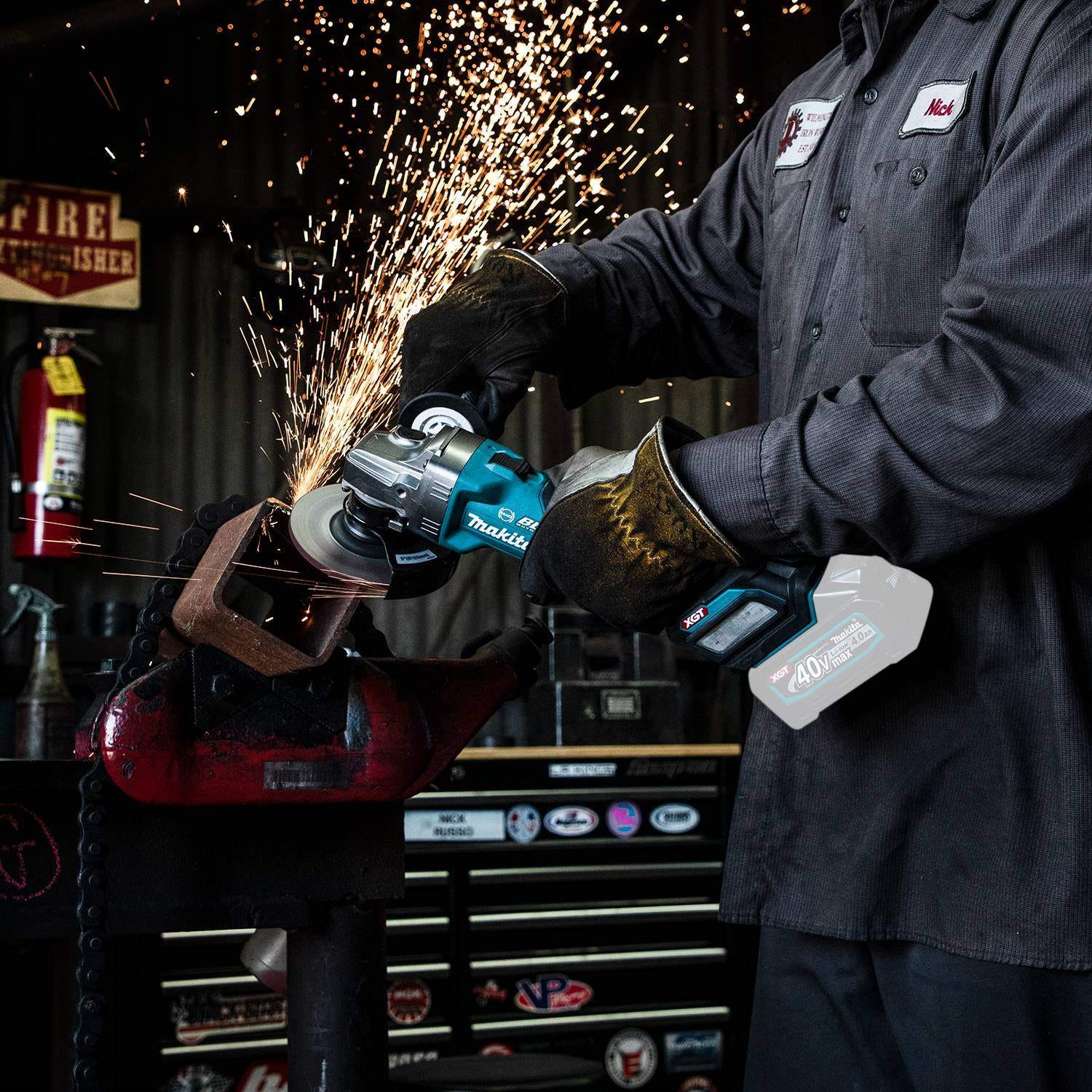 Makita GAG01Z 40V max XGT Brushless Cordless 4-1/2" / 5" Angle Grinder, with Electric Brake, Tool Only