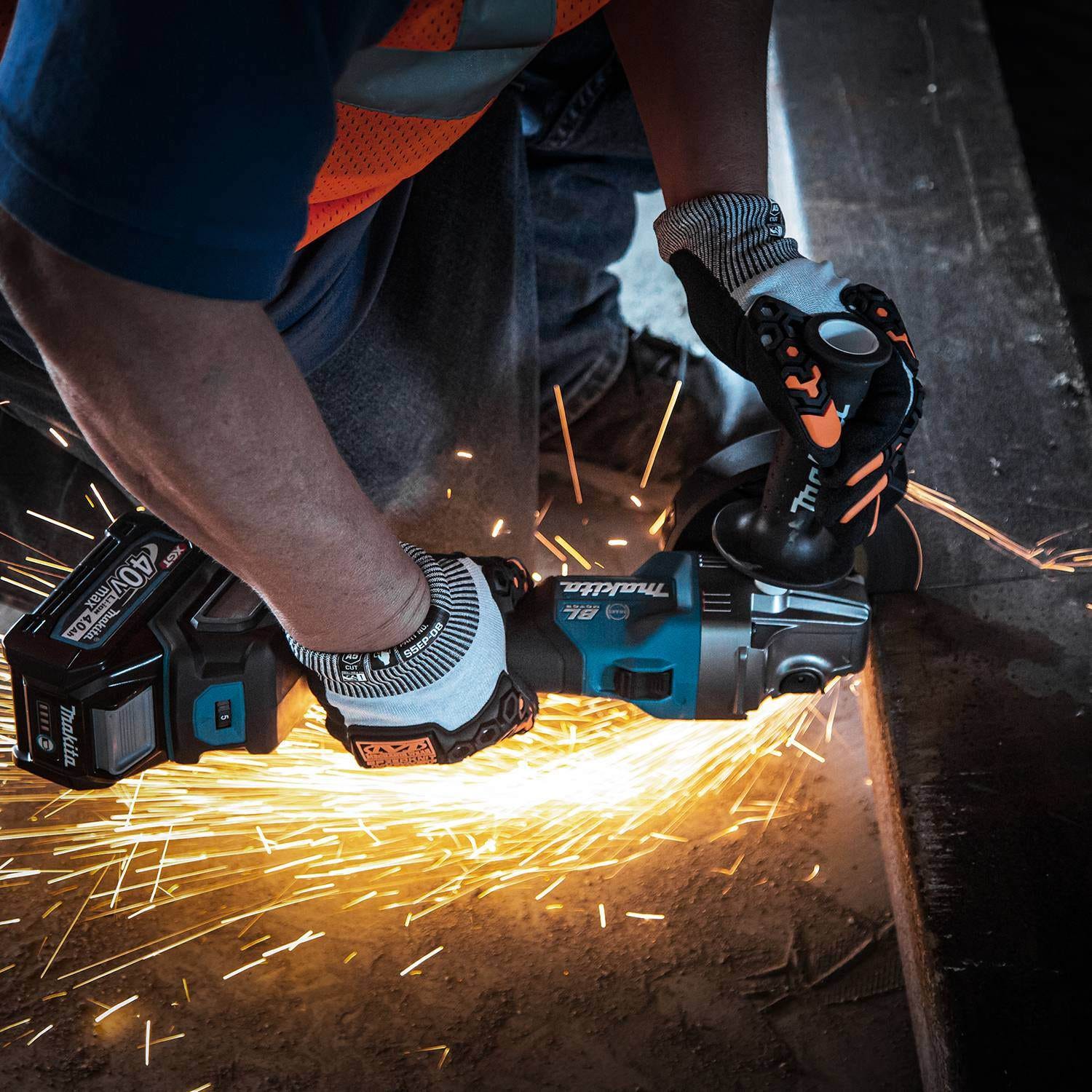 Makita GAG04M1 40V max XGT Brushless Cordless 4-1/2" / 5" Angle Grinder Kit, with Electric Brake, AWS Capable (4.0Ah)
