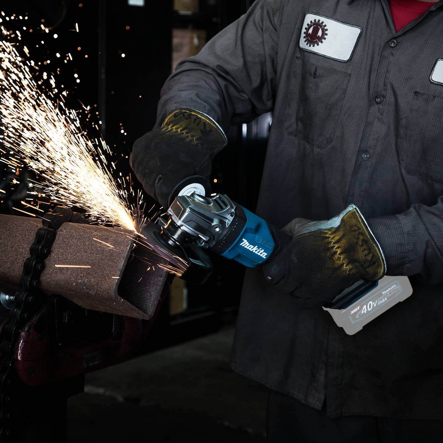 Makita GAG06Z 40V max XGT Brushless Cordless 4-1/2" / 5" Paddle Switch Angle Grinder, with Electric Brake, AWS Capable, Tool Only