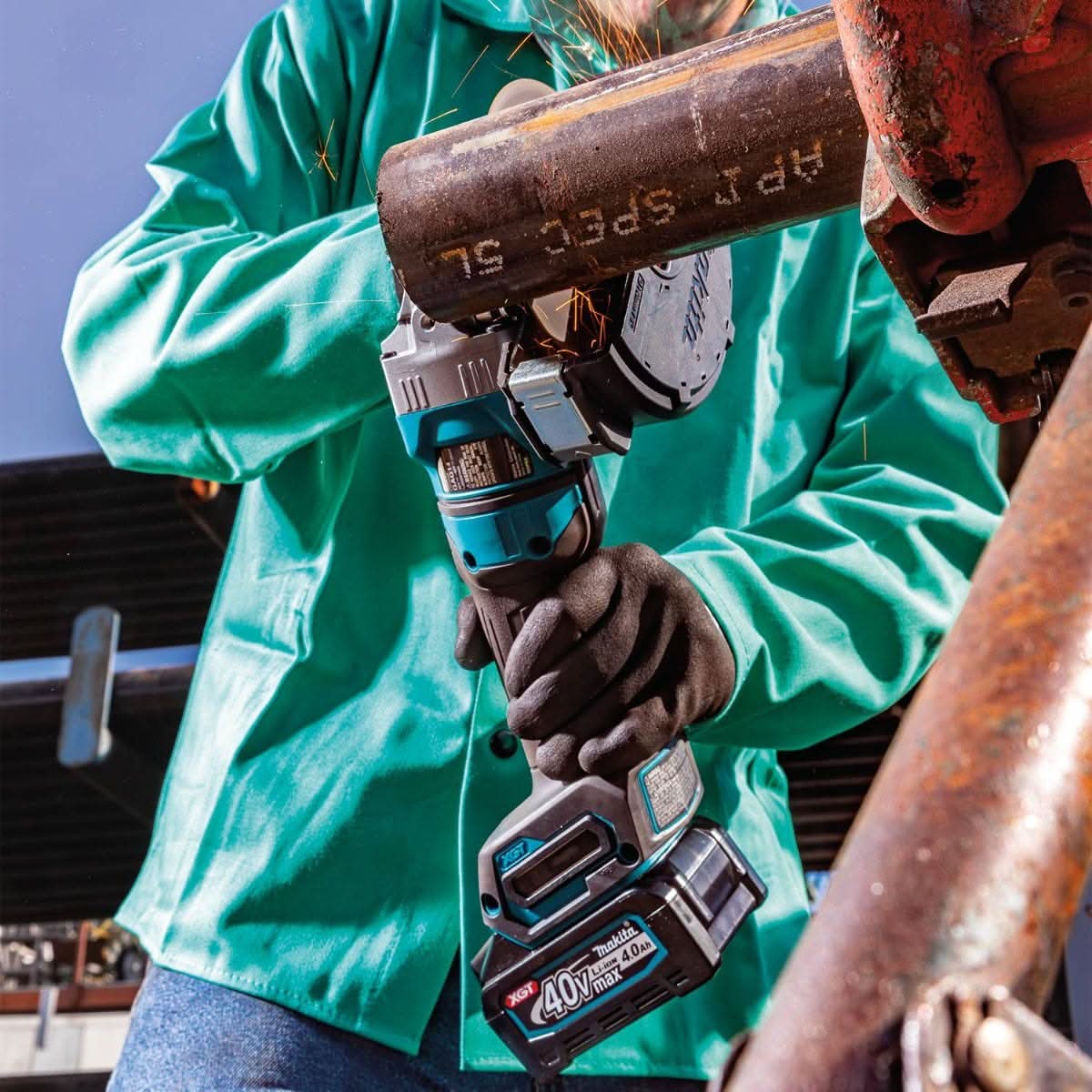 Makita GAG14M1 40V max XGT Brushless Cordless 4-1/2" / 6" Paddle Switch Angle Grinder Kit, with Electric Brake (4.0Ah)