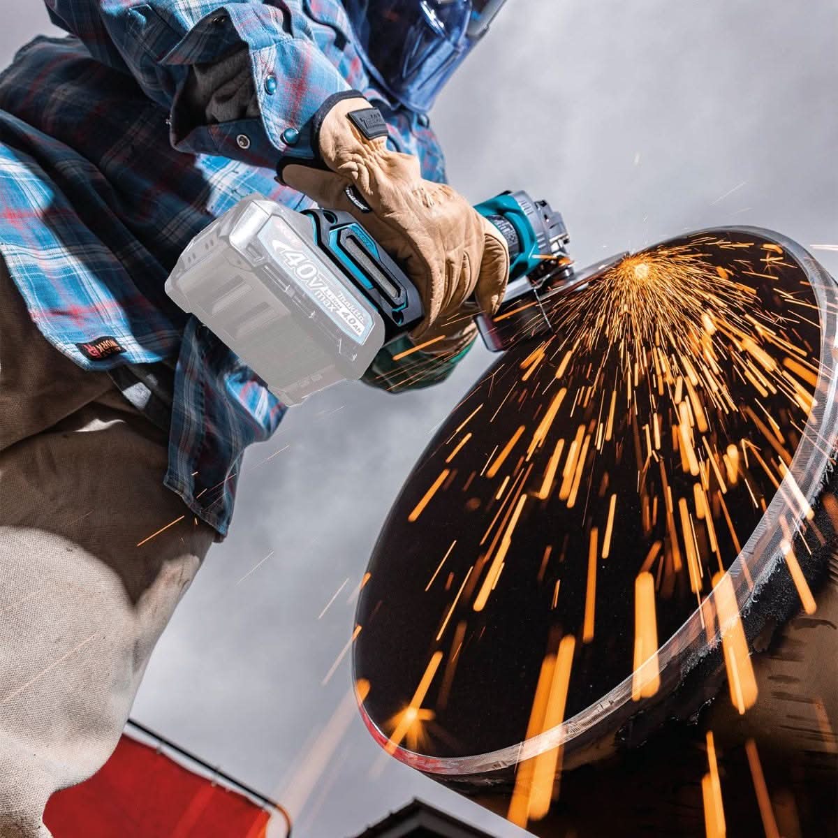 Makita GAG14Z 40V max XGT Brushless Cordless 4-1/2" / 6" Paddle Switch Angle Grinder, with Electric Brake, Tool Only