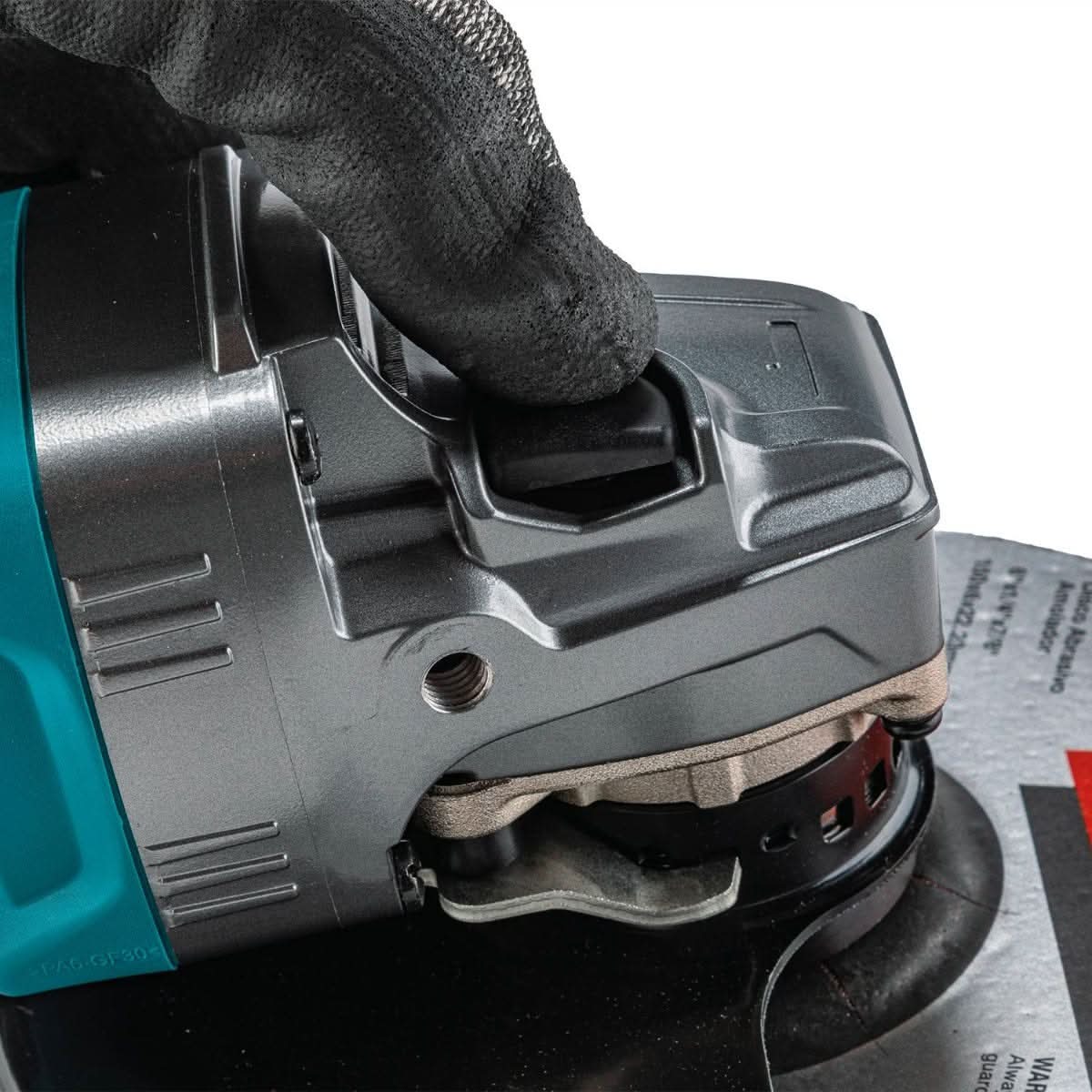 Makita GAG14M1 40V max XGT Brushless Cordless 4-1/2" / 6" Paddle Switch Angle Grinder Kit, with Electric Brake (4.0Ah)
