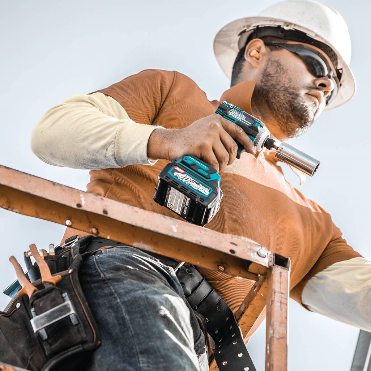 Makita GDT01D 40V max XGT Brushless Cordless 4-Speed Impact Driver Kit (2.5Ah)