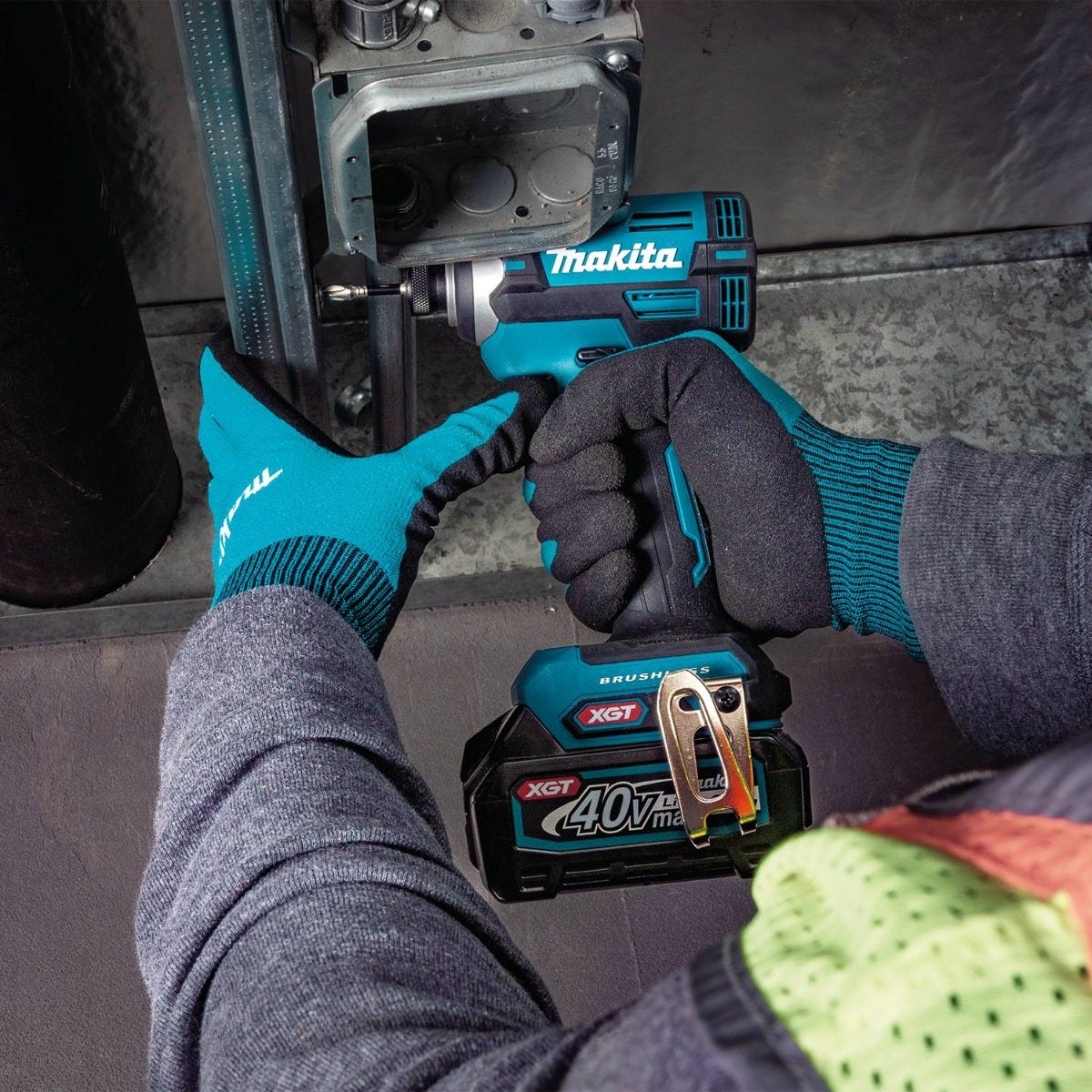 Makita GT201M1D1 40V max XGT Brushless Cordless 2-Pc. Combo Kit (2.5Ah/4.0Ah)