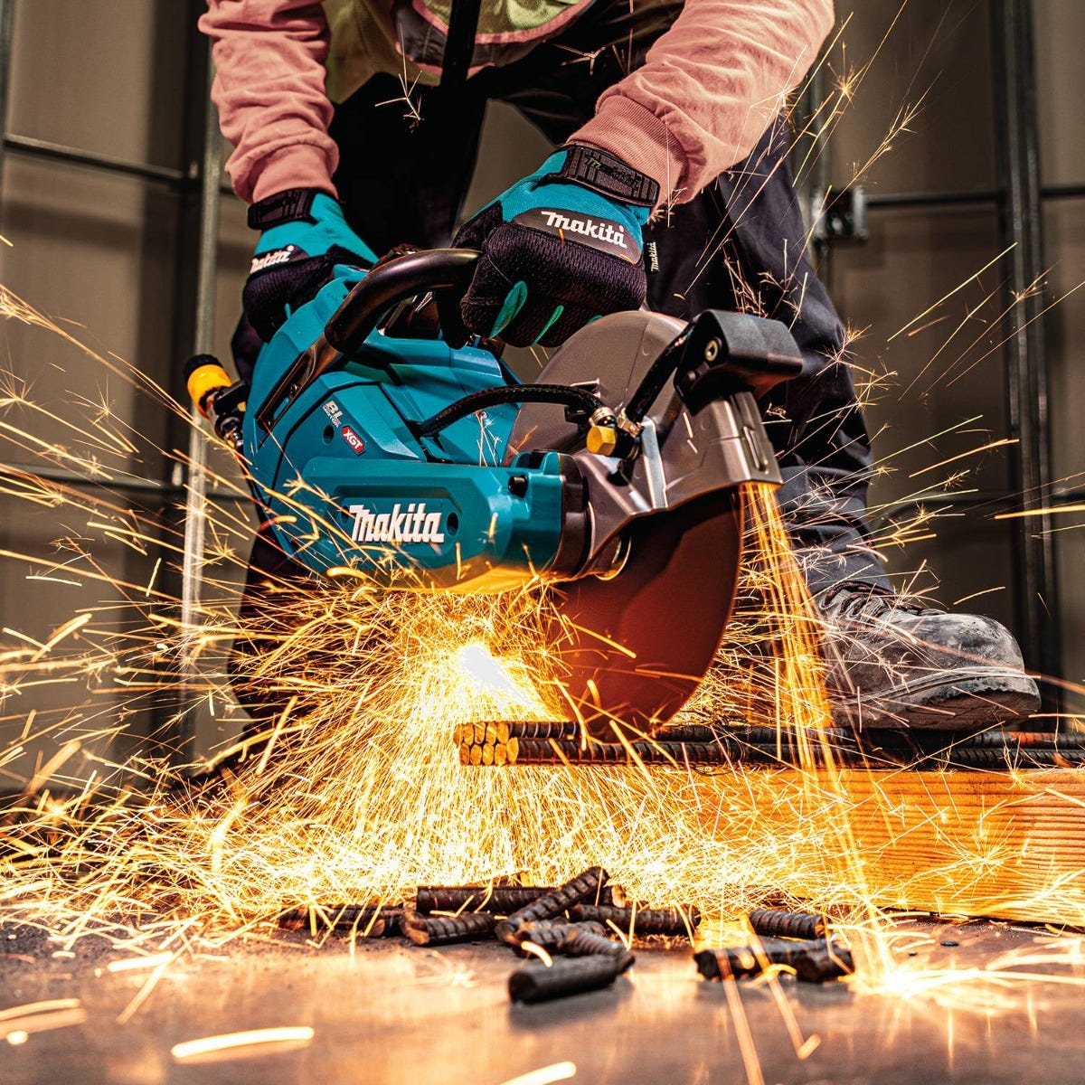 Makita GEC03T 40V max XGT Brushless Cordless 9" Power Cutter Kit, with AFT, Electric Brake (5.0 Ah)