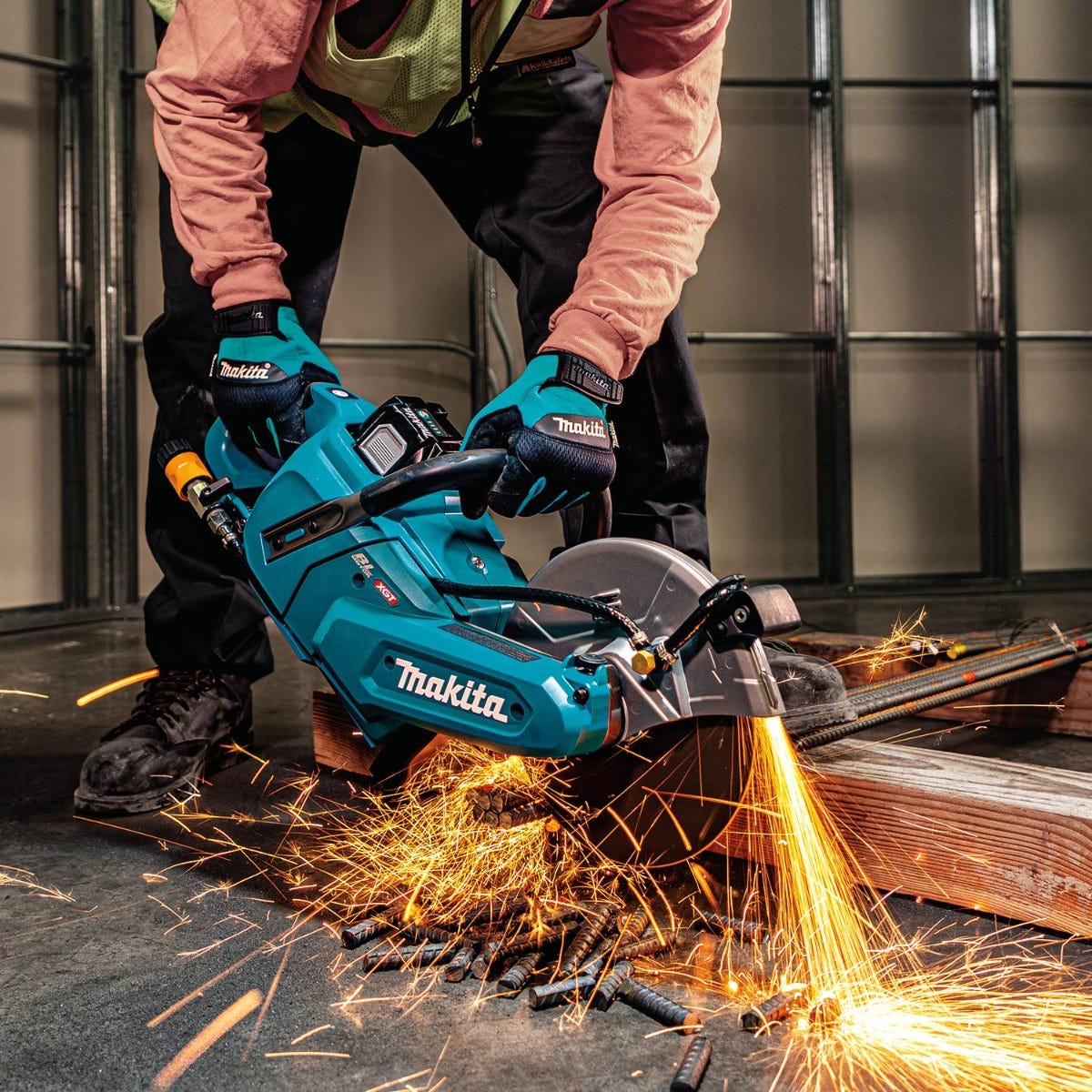 Makita GEC03T 40V max XGT Brushless Cordless 9" Power Cutter Kit, with AFT, Electric Brake (5.0 Ah)