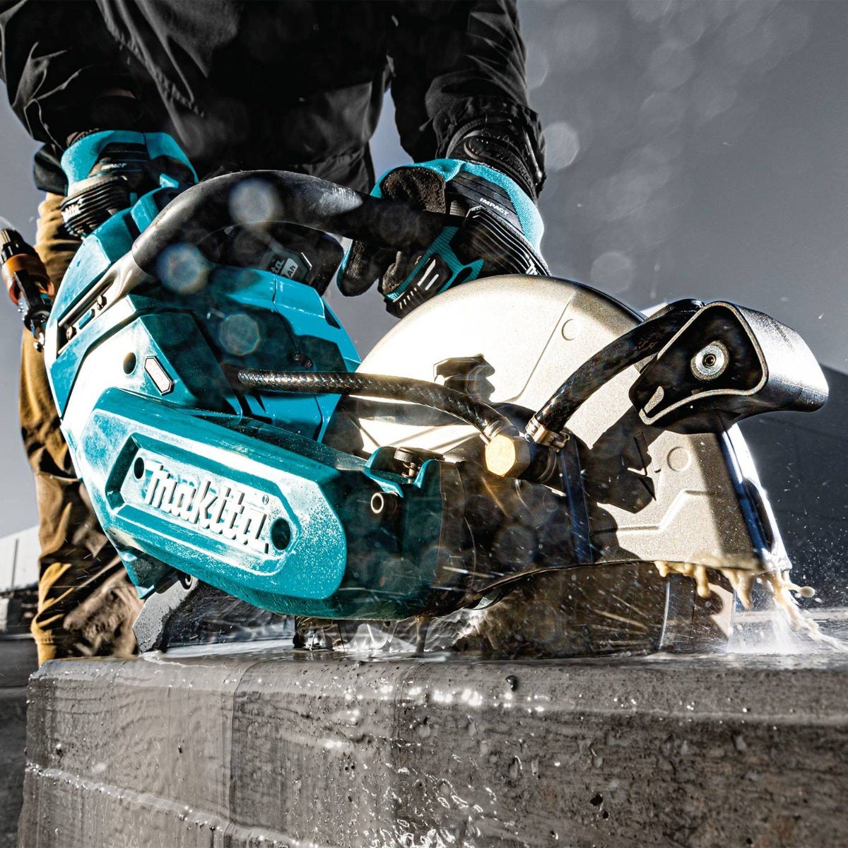 Makita GEC03T 40V max XGT Brushless Cordless 9" Power Cutter Kit, with AFT, Electric Brake (5.0 Ah)