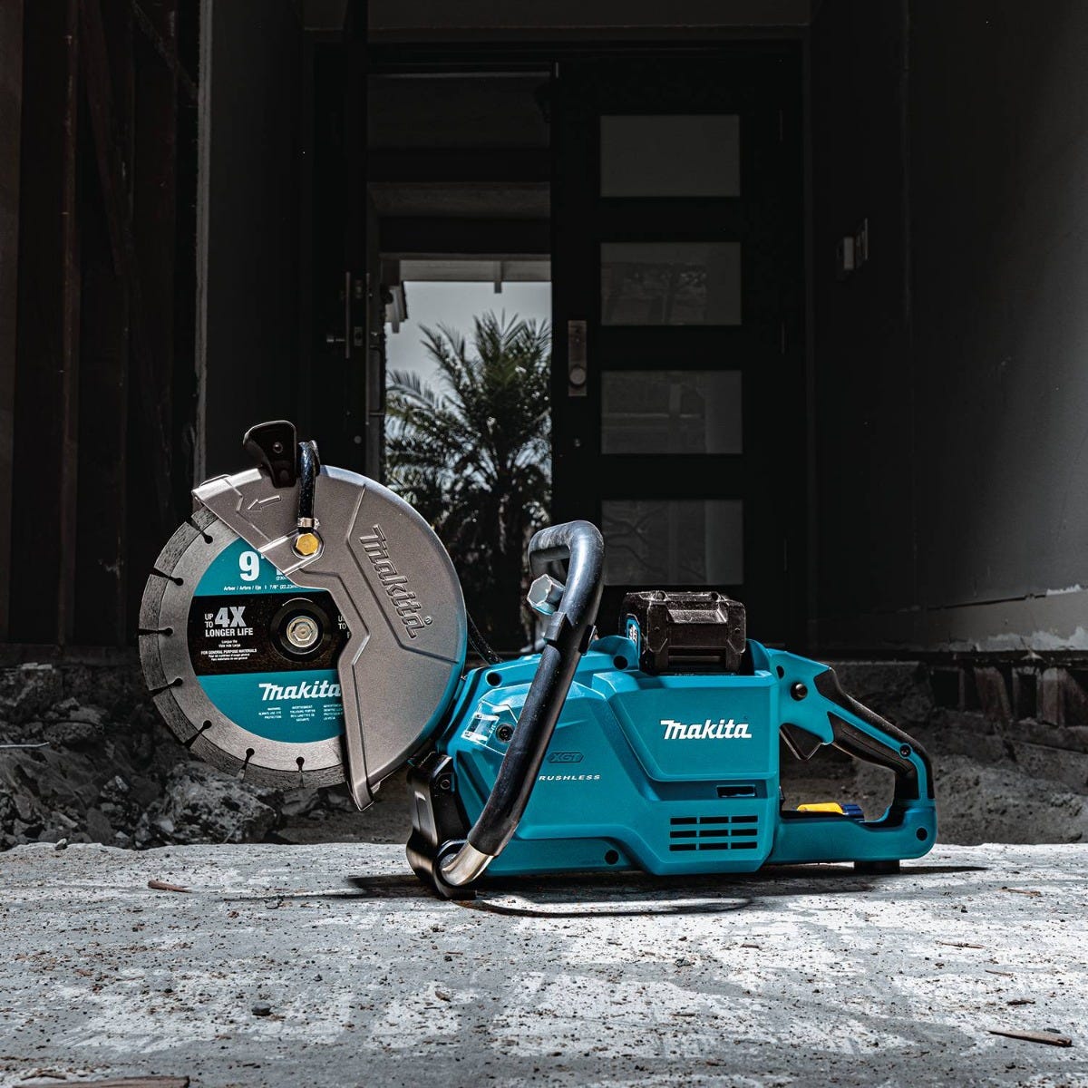 Makita GEC03T 40V max XGT Brushless Cordless 9" Power Cutter Kit, with AFT, Electric Brake (5.0 Ah)
