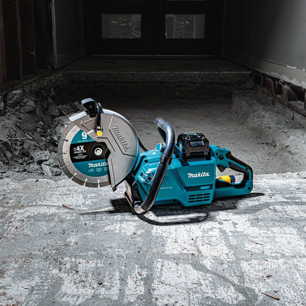 Makita GEC03T 40V max XGT Brushless Cordless 9" Power Cutter Kit, with AFT, Electric Brake (5.0 Ah)