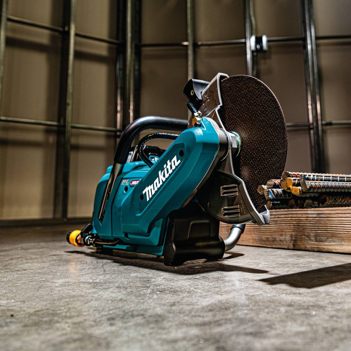 Makita GEC03T 40V max XGT Brushless Cordless 9" Power Cutter Kit, with AFT, Electric Brake (5.0 Ah)
