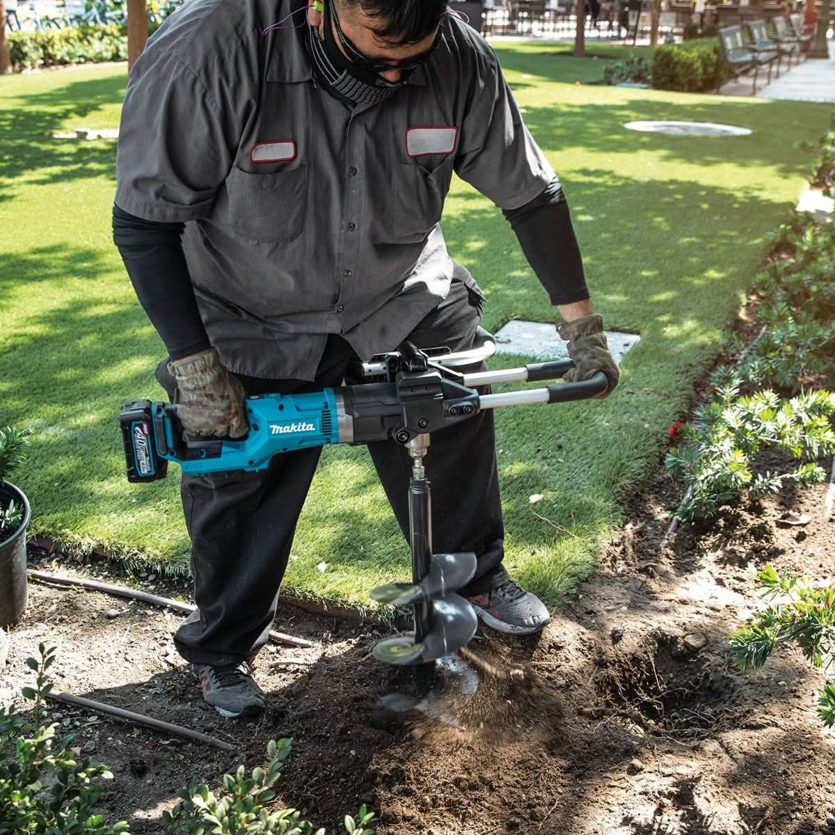 Makita GGD01M1 40V max XGT Brushless Cordless Earth Auger Kit (4.0Ah)