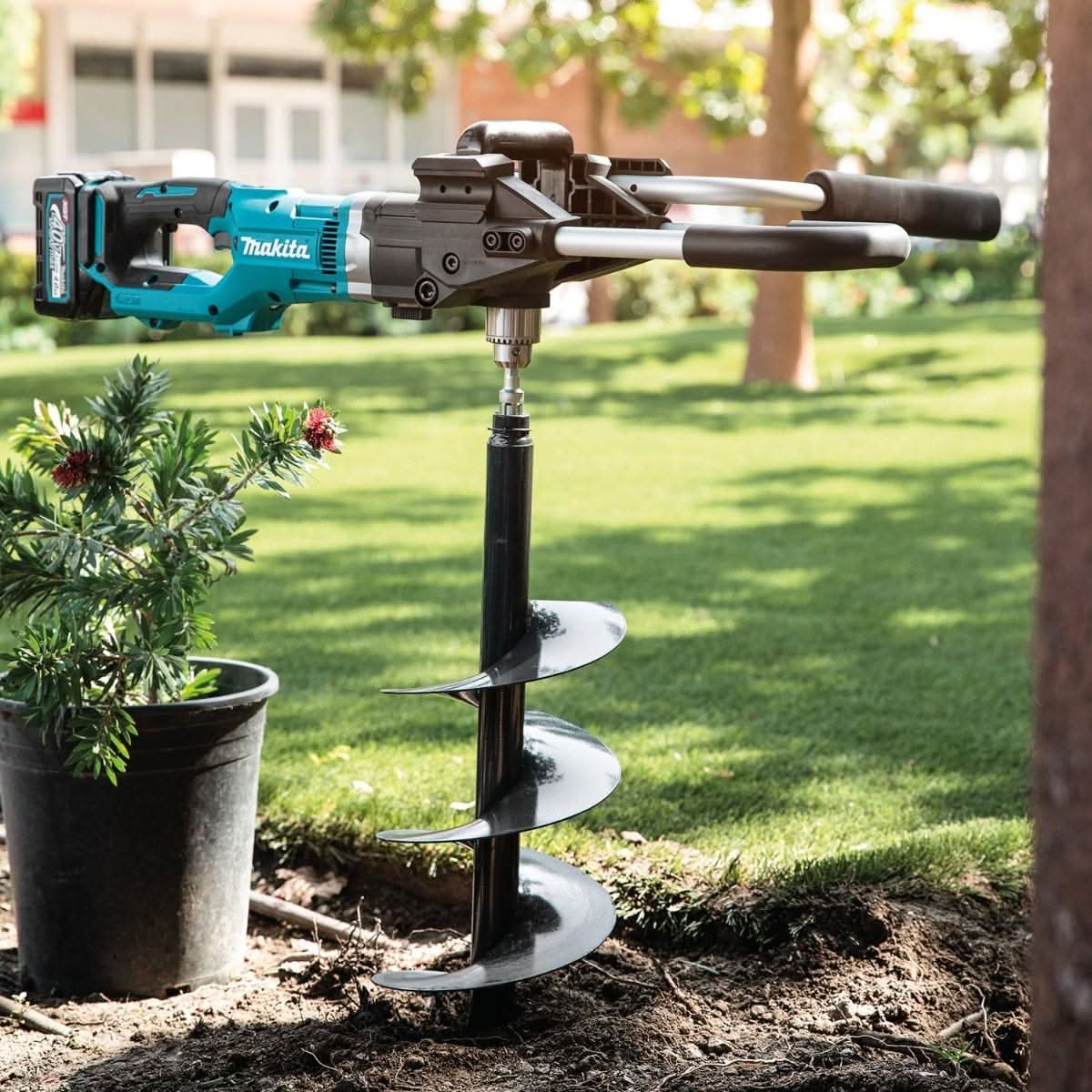 Makita GGD01M1 40V max XGT Brushless Cordless Earth Auger Kit (4.0Ah)