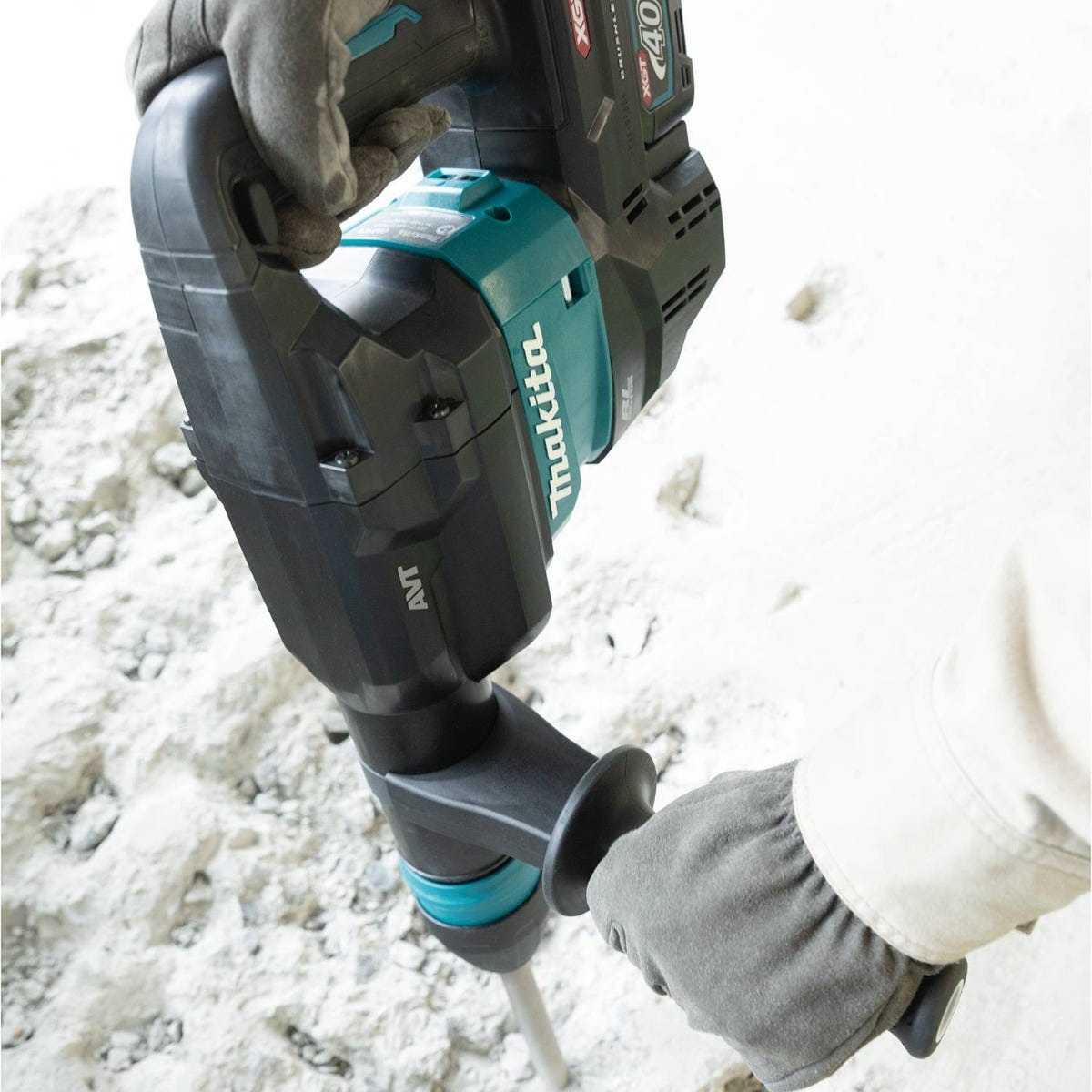 Makita GMH01M1 40V max XGT Brushless Cordless 15 lb. SDS-MAX AVT Demolition Hammer Kit, AWS Capable (4.0Ah)