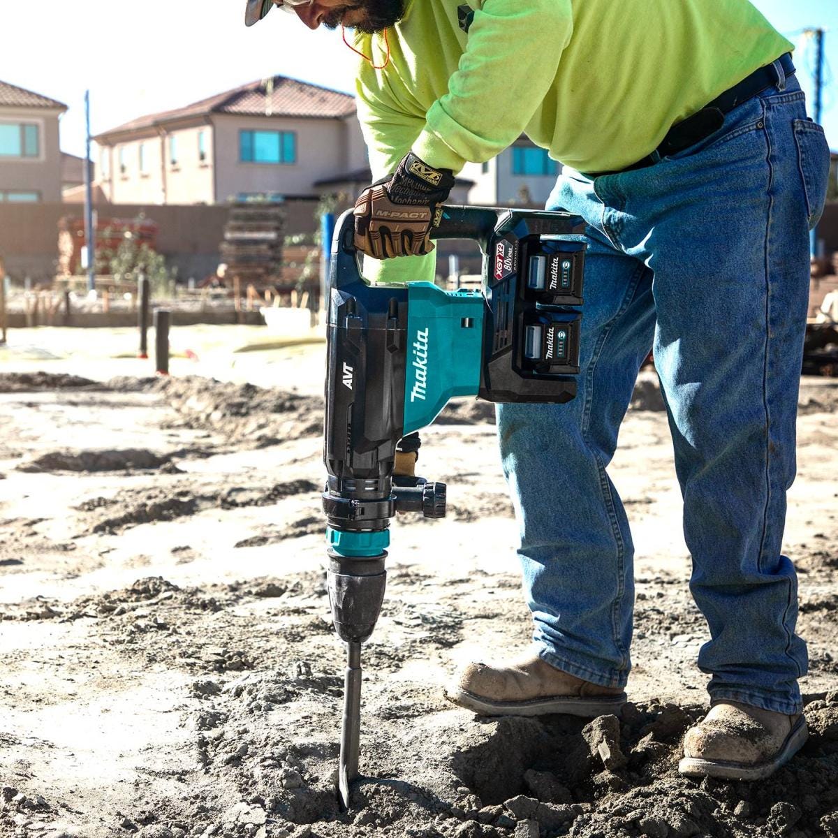 Makita GMH02PM 80V max (40V max X2) XGT Brushless 28 lb. 
SDS-MAX AVT Demolition Hammer Kit, AWS Capable (4.0Ah)