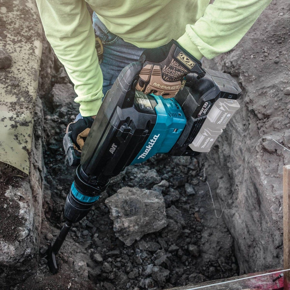 Makita GMH02Z 80V max (40V max X2) XGT Brushless 28 lb. SDS- MAX AVT Demolition Hammer, AWS Capable, Tool Only