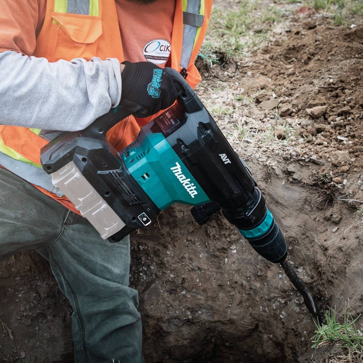 Makita GMH02Z 80V max (40V max X2) XGT Brushless 28 lb. SDS- MAX AVT Demolition Hammer, AWS Capable, Tool Only