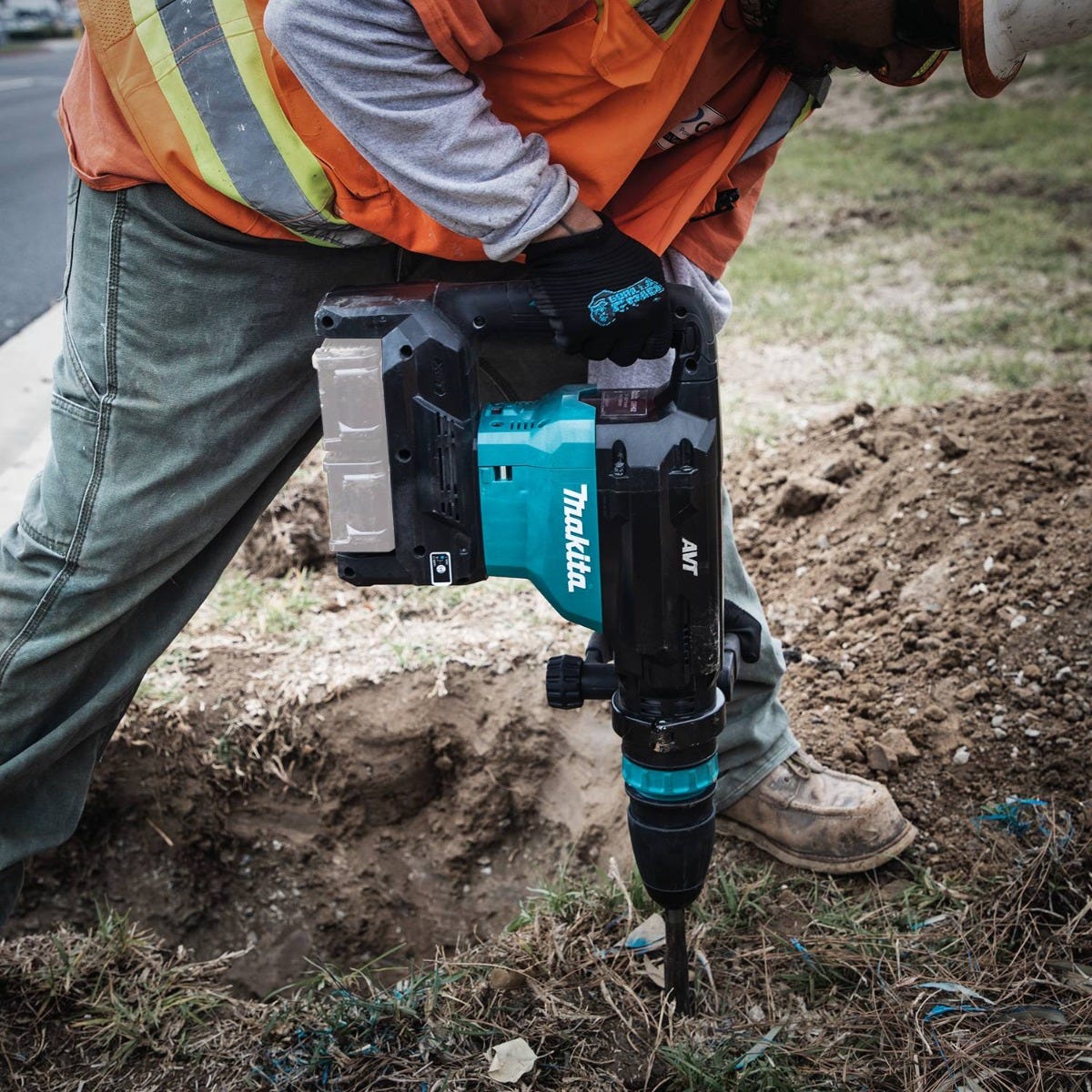 Makita GMH02Z 80V max (40V max X2) XGT Brushless 28 lb. SDS- MAX AVT Demolition Hammer, AWS Capable, Tool Only