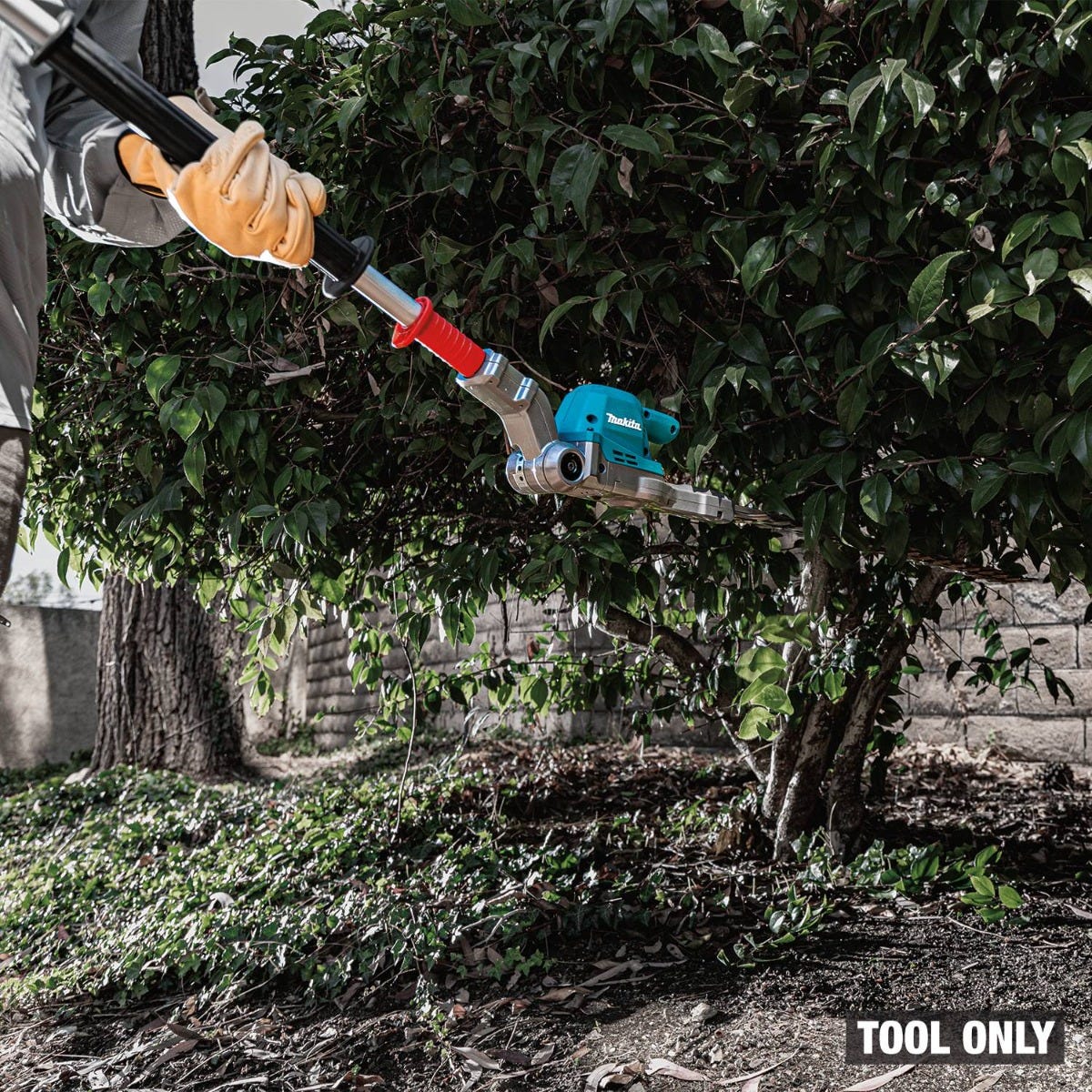 Makita GNU01Z 40V max XGT Brushless Cordless 24" Articulating Pole Hedge Trimmer, Tool Only