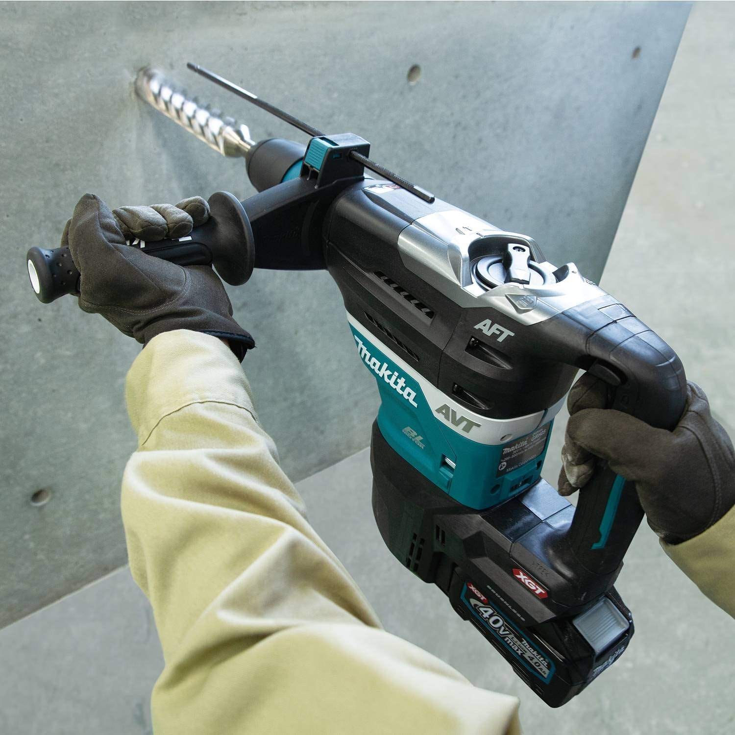 Makita GRH05M1 40V max XGT Brushless 1-9/16" SDS-MAX AVT Rotary Hammer Kit, AFT, AWS Capable (4.0Ah)