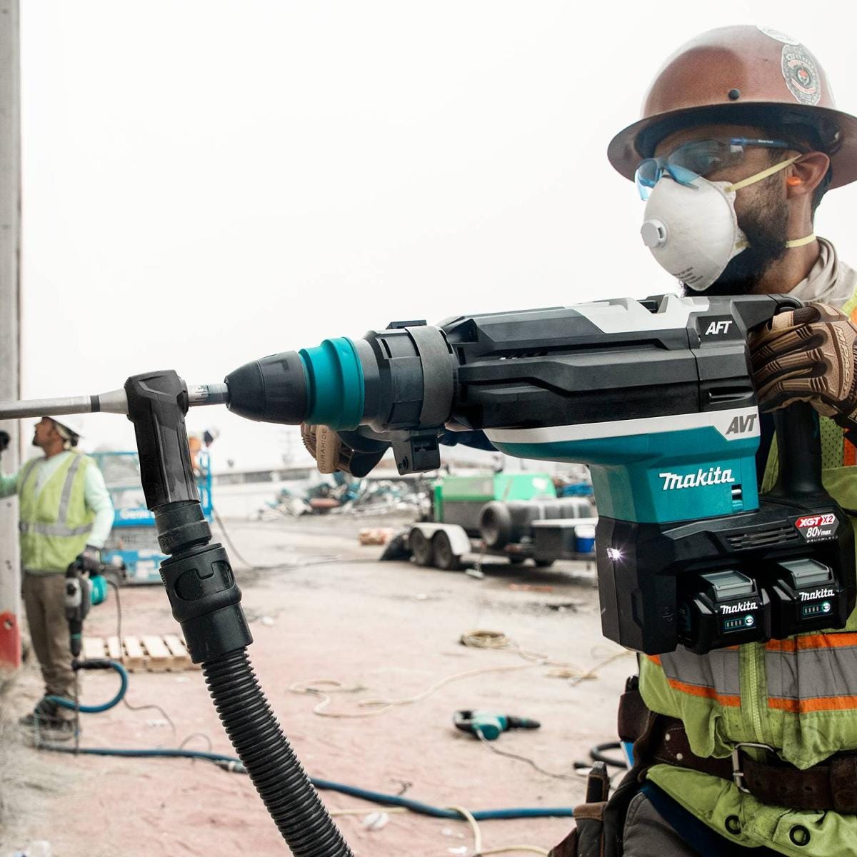 Makita GRH06PM 80V max (40V max X2) XGT Brushless 2" SDS-MAX AVT Rotary Hammer Kit, AFT, AWS Capable (4.0Ah)