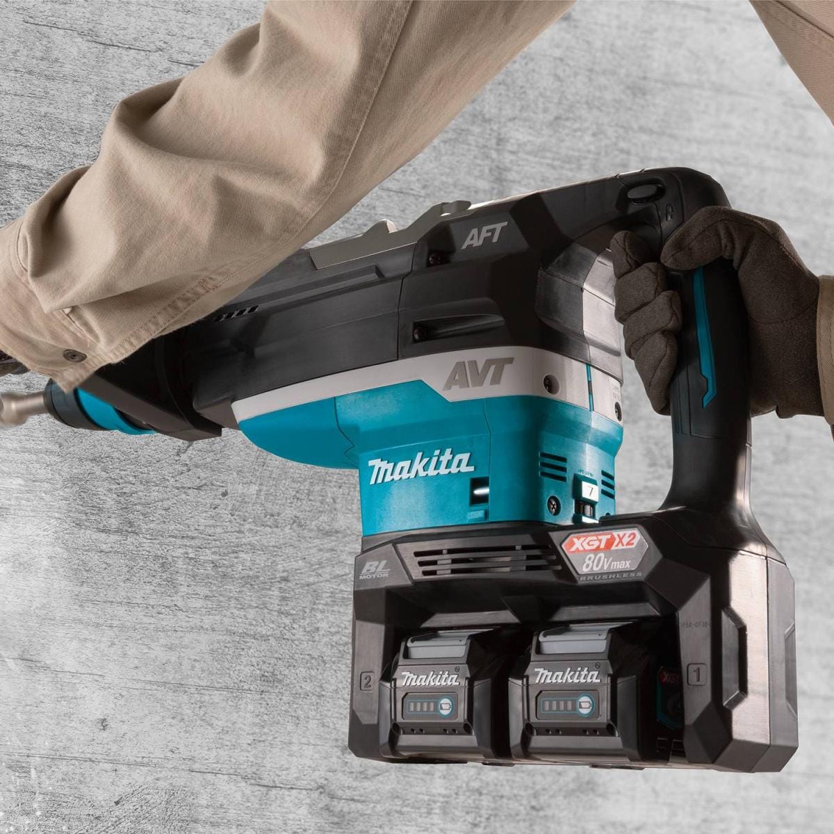 Makita GRH06PM 80V max (40V max X2) XGT Brushless 2" SDS-MAX AVT Rotary Hammer Kit, AFT, AWS Capable (4.0Ah)