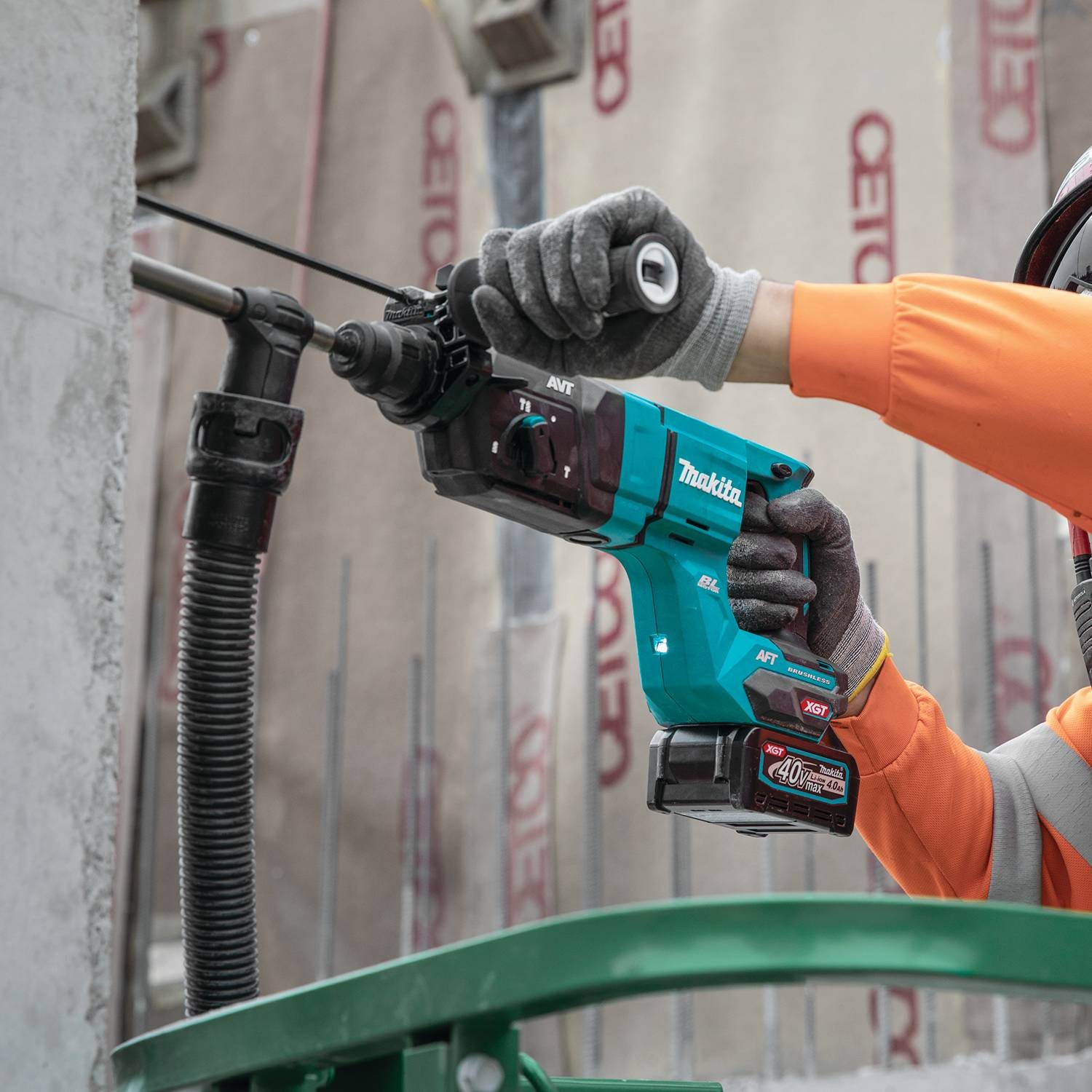 Makita GRH07M1 40V max XGT Brushless Cordless 1-1/8" SDS-PLUS AVT Rotary Hammer (D-Handle) Kit, AFT, AWS Capable (4.0 Ah)