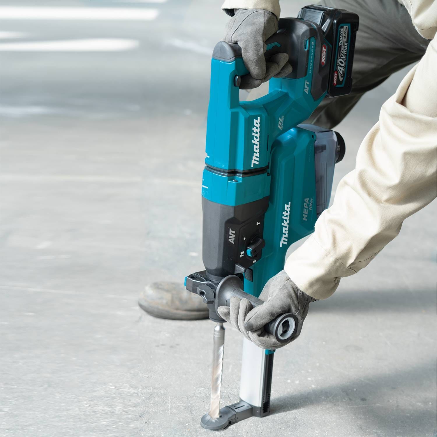 Makita GRH07M1W 40V max XGT Brushless 1-1/8" SDS-PLUS AVT Rotary Hammer (D-Handle) Kit w/ Dust Extractor, AFT, AWS Capable (4.0Ah)