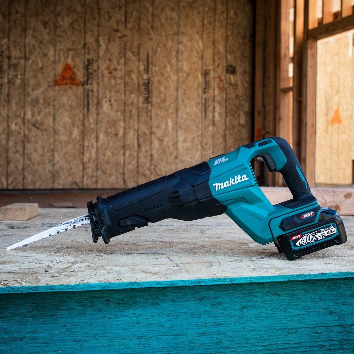 Makita GRJ01M1 40V max XGT Brushless Cordless Recipro Saw Kit (4.0Ah)
