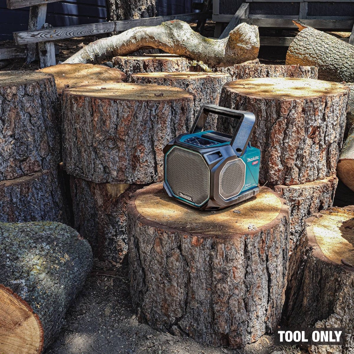 Makita GRM05 40V max XGT / 18V LXT LithiumIon Cordless/Corded Bluetooth Job Site Speaker, Tool Only