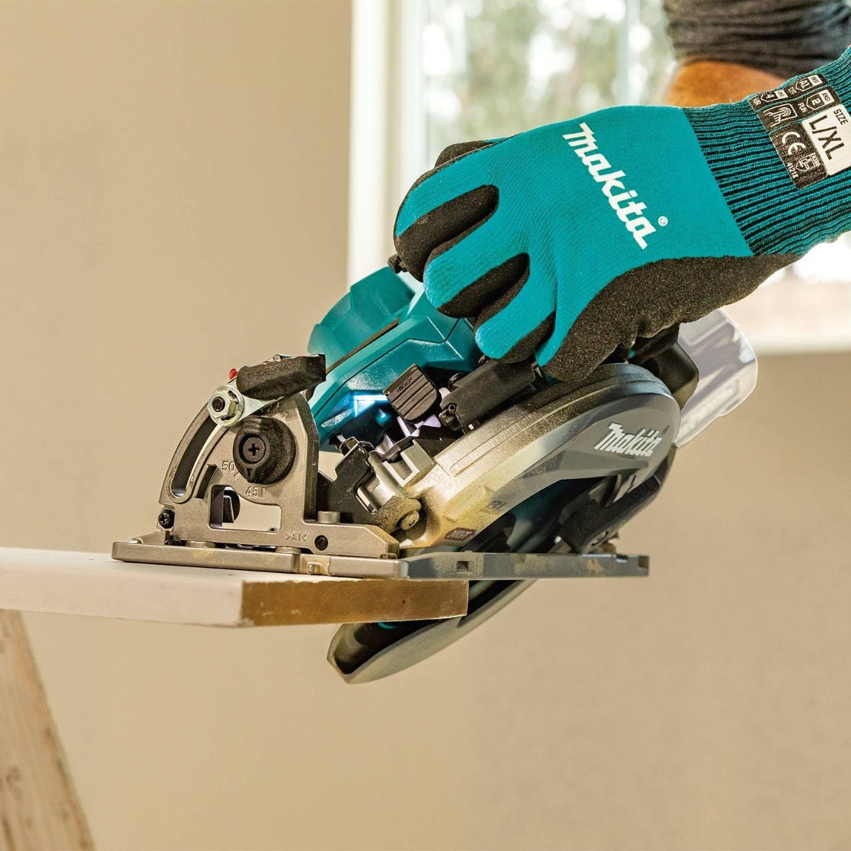 Makita GSH05Z 40V max XGT Brushless Cordless 6-1/2" Circular Saw, AWS Capable, Tool Only