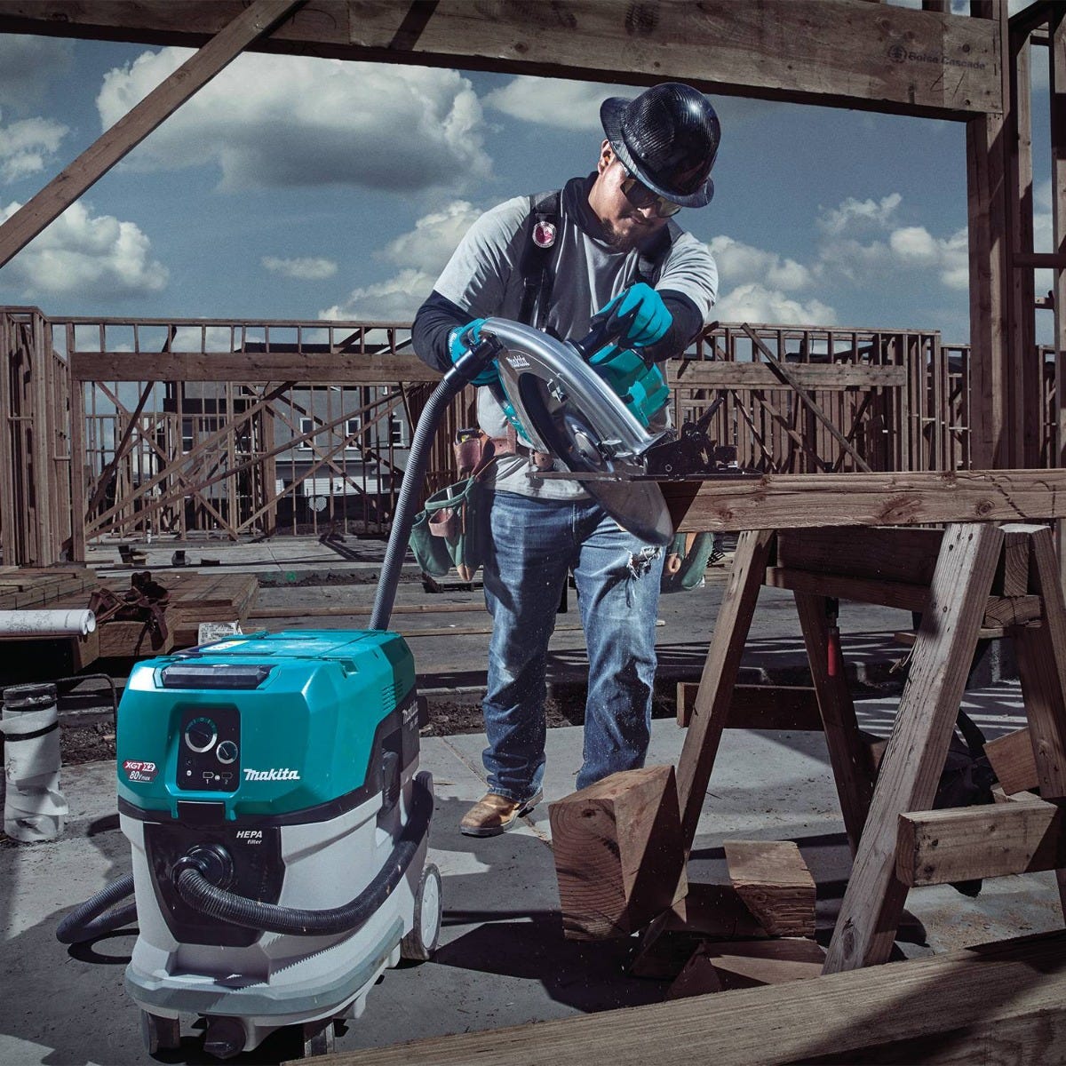 Makita GSH06T1 40V max XGTÂ® Brushless Cordless 16-5/16" Circular Saw Kit, AWS Capable (5.0Ah)