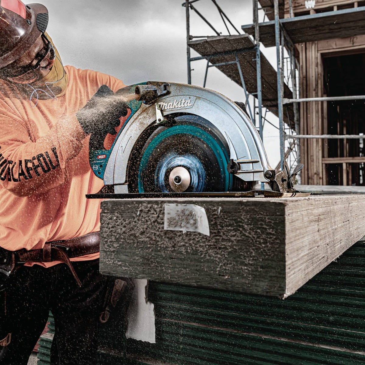 Makita GSH06T1 40V max XGTÂ® Brushless Cordless 16-5/16" Circular Saw Kit, AWS Capable (5.0Ah)