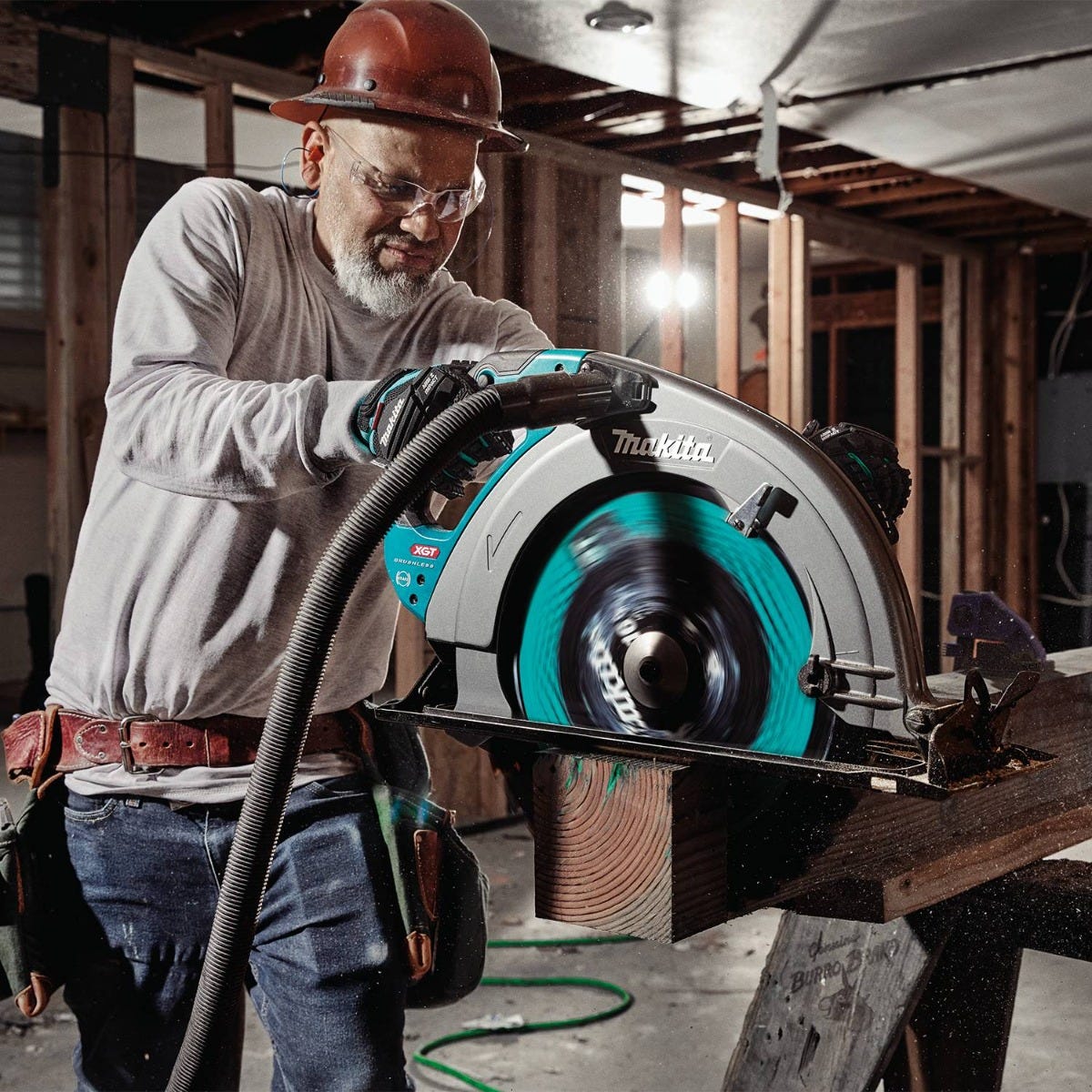 Makita GSH06T1 40V max XGTÂ® Brushless Cordless 16-5/16" Circular Saw Kit, AWS Capable (5.0Ah)