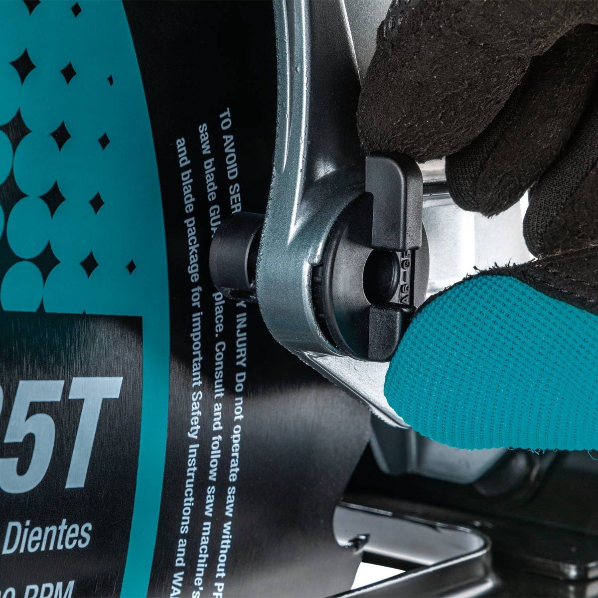 Makita GSH06T1 40V max XGTÂ® Brushless Cordless 16-5/16" Circular Saw Kit, AWS Capable (5.0Ah)