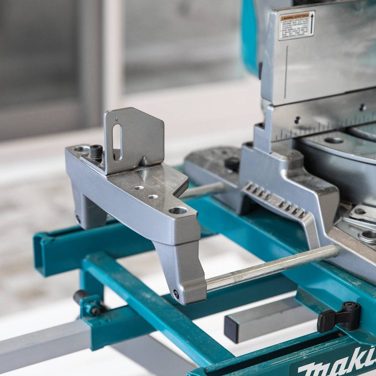 Makita GSL04M1 40V max XGT Brushless Cordless 12" Dual-Bevel Sliding Compound Miter Saw Kit, AWS Capable (4.0Ah)