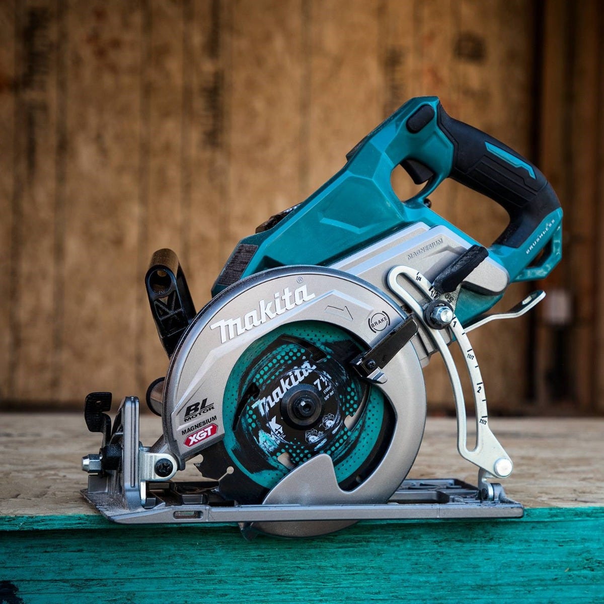 Makita GSR01M1 40V max XGT Brushless Cordless Rear Handle 7-1/4" Circular Saw Kit (4.0Ah)