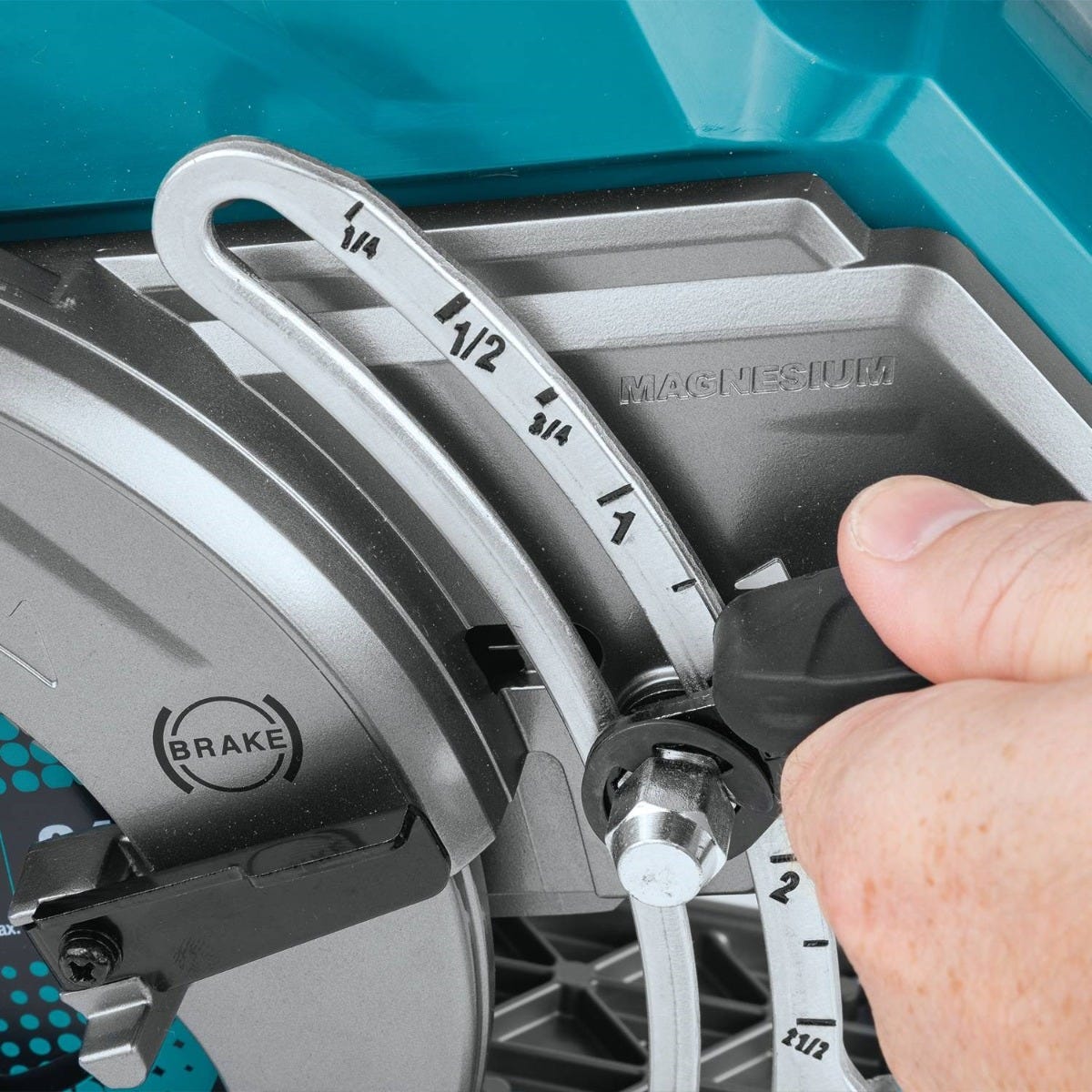 Makita GSR01M1 40V max XGT Brushless Cordless Rear Handle 7-1/4" Circular Saw Kit (4.0Ah)