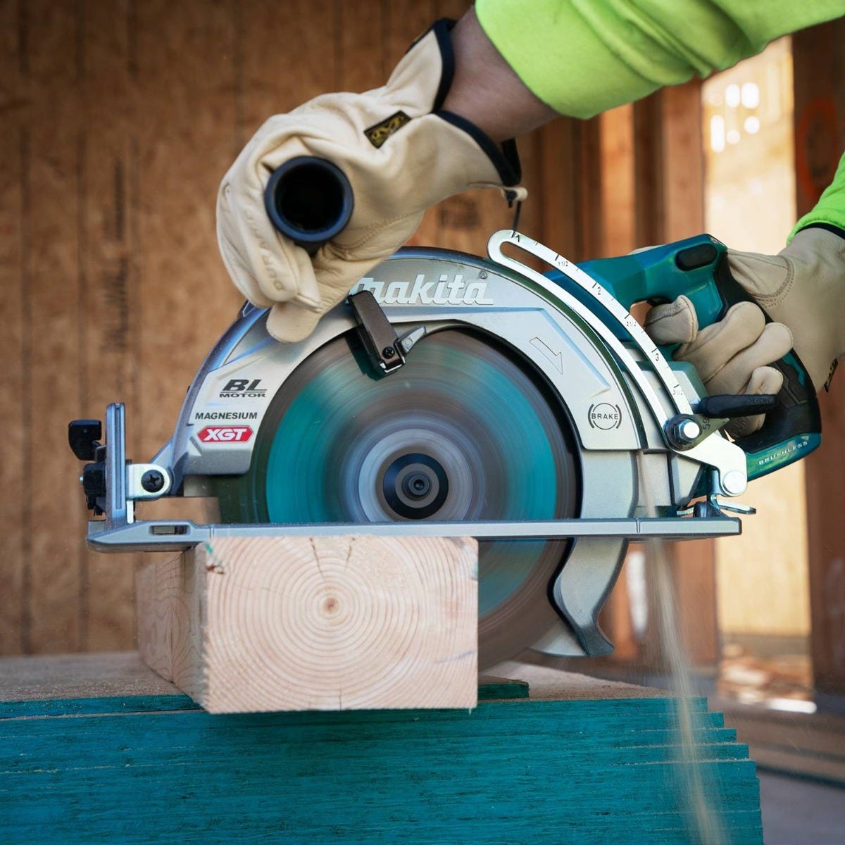 Makita GSR02Z 40V max XGT Brushless Cordless Rear Handle 10-1/4" Circular Saw, AWS Capable, Tool Only