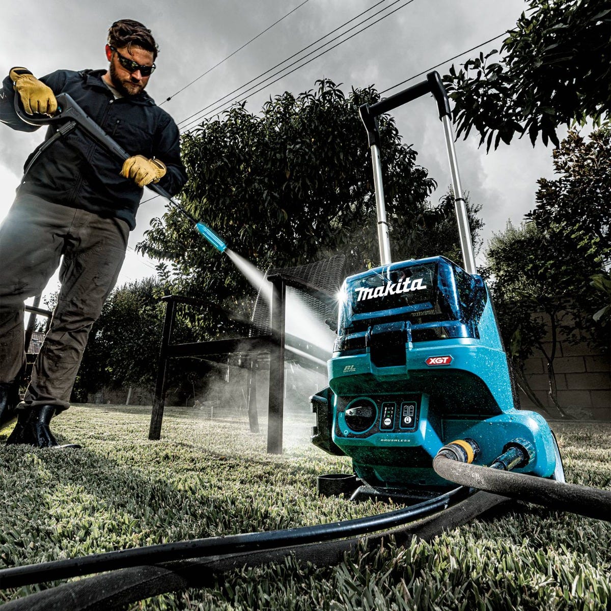 Makita GWH01Z 40V max XGT Brushless Cordless 1300 PSI 1.5 GPM Pressure Washer, Tool Only