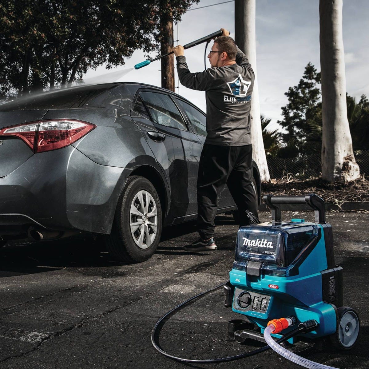 Makita GWH01Z 40V max XGT Brushless Cordless 1300 PSI 1.5 GPM Pressure Washer, Tool Only