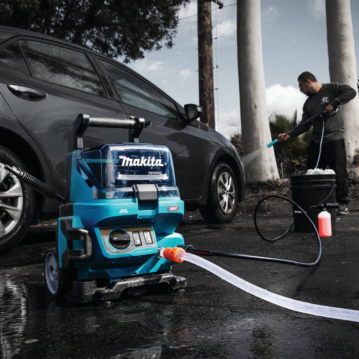 Makita GWH01Z 40V max XGT Brushless Cordless 1300 PSI 1.5 GPM Pressure Washer, Tool Only
