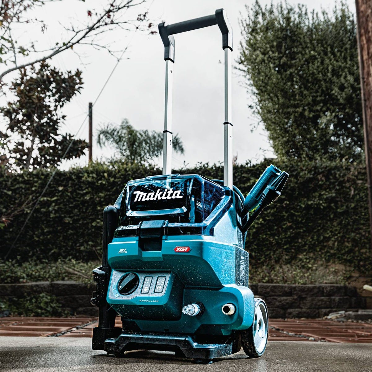 Makita GWH01Z 40V max XGT Brushless Cordless 1300 PSI 1.5 GPM Pressure Washer, Tool Only